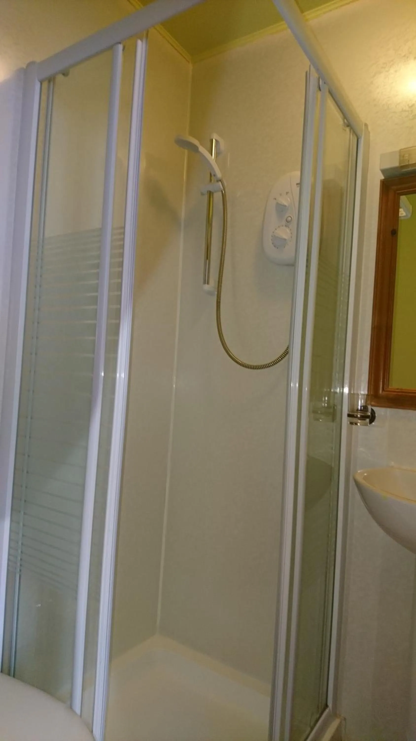 Bathroom in Sunnyside House
