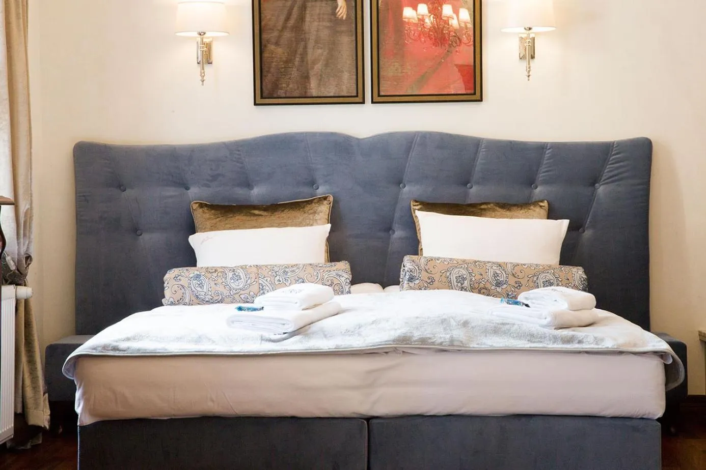 Bed in Villa Mistral