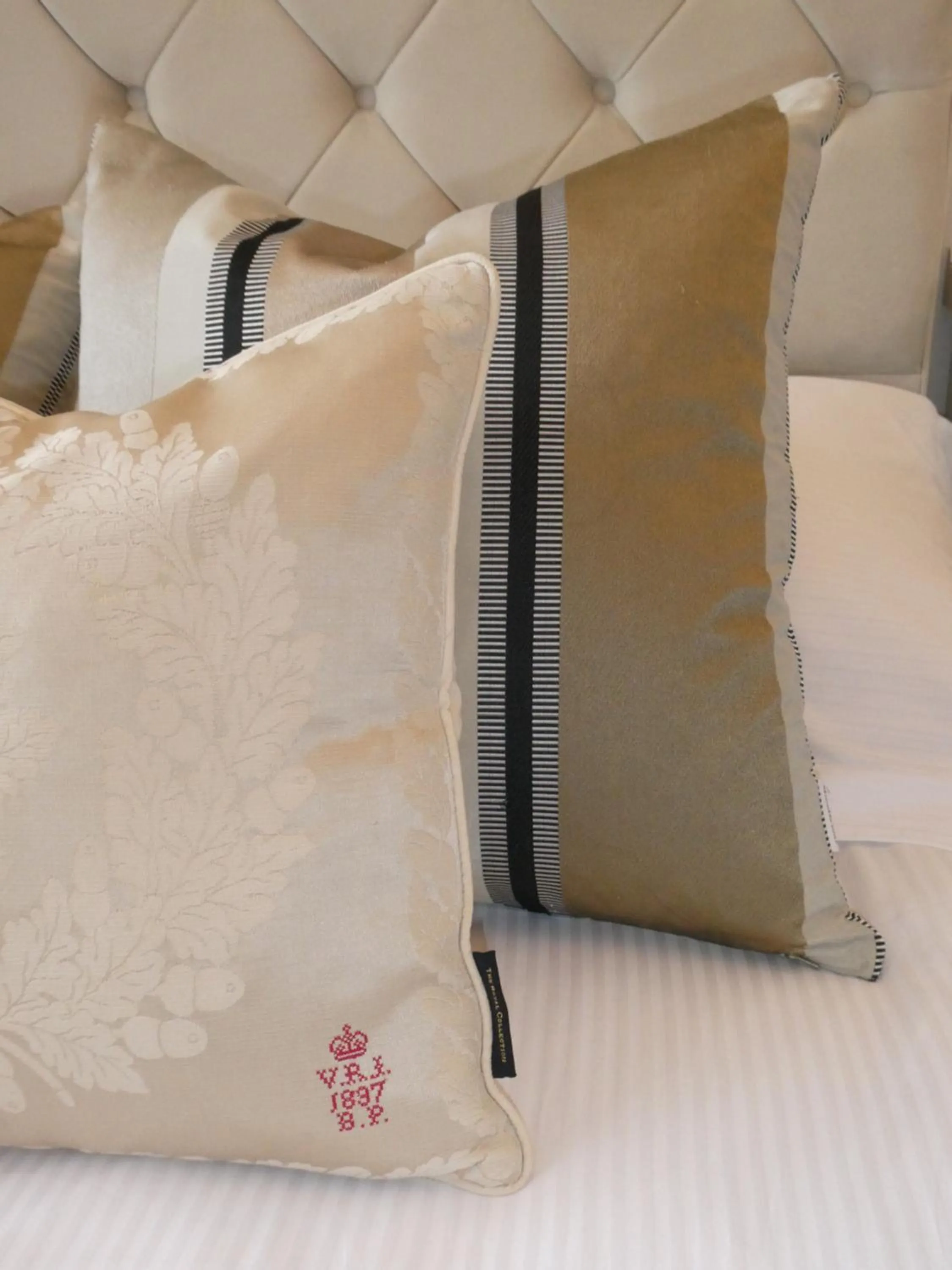 Decorative detail, Bed in Windsorian Experience