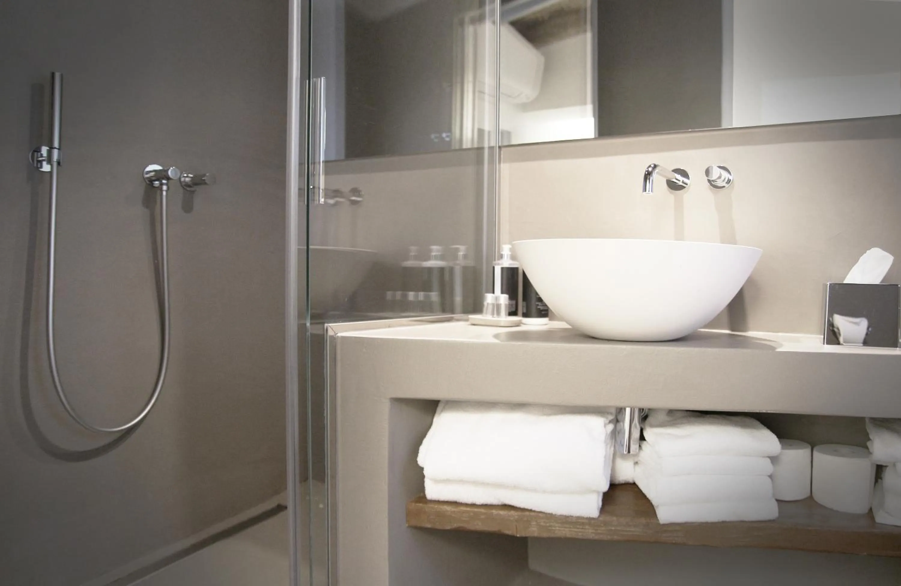 Bathroom in La Vista di Marina by The First