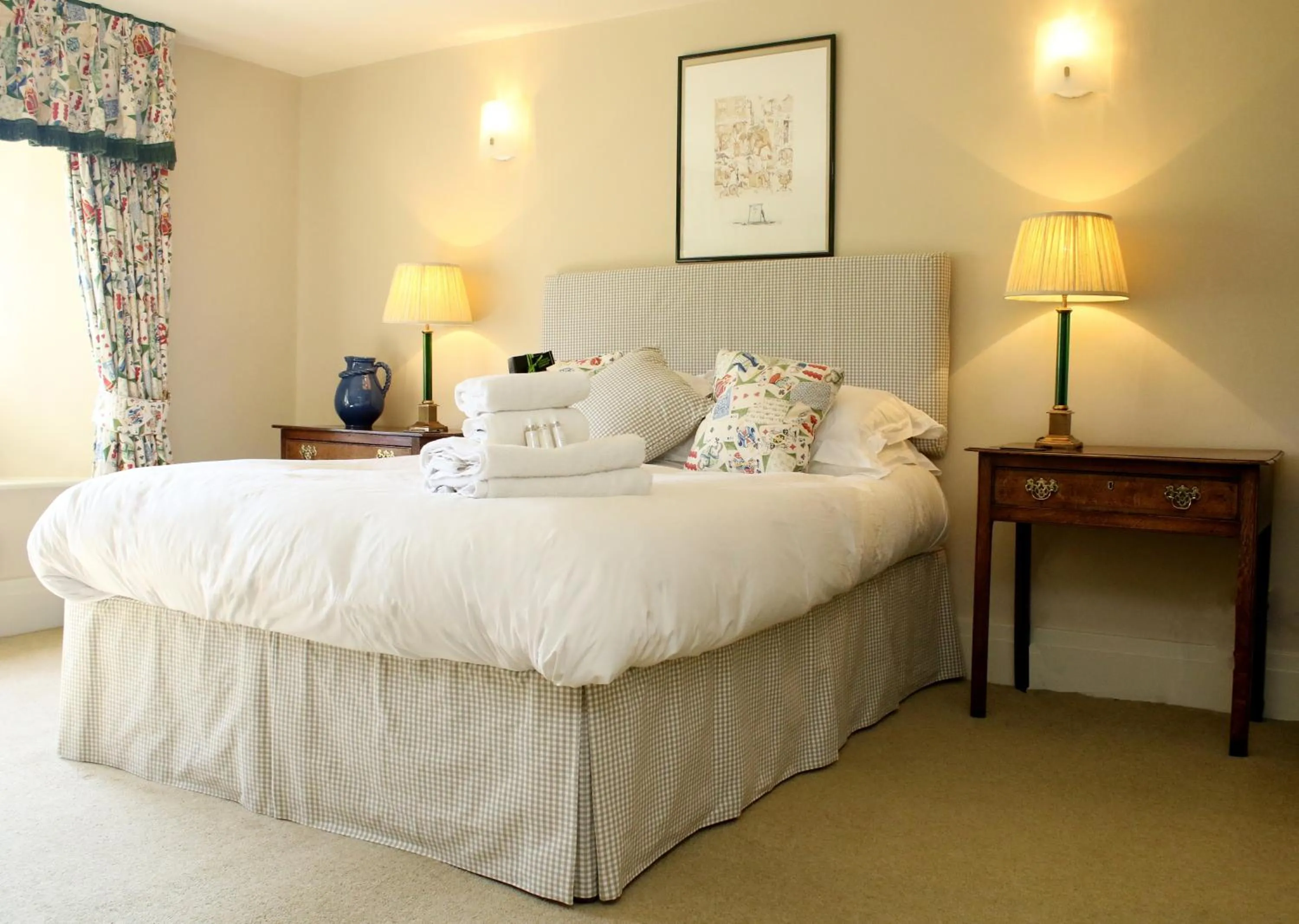 Bed in Aylworth Manor