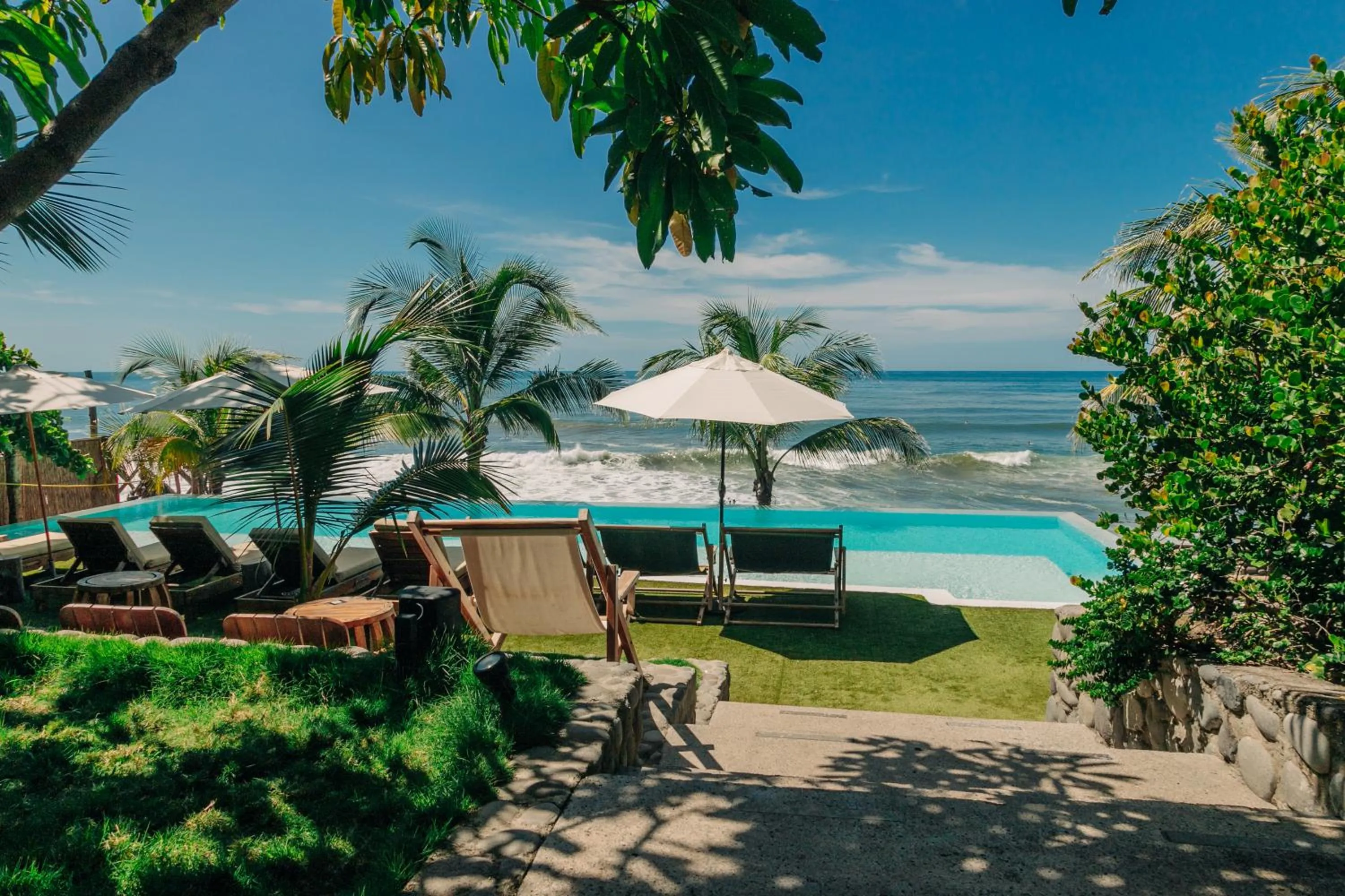 Puro Surf Hotel & Performance Academy