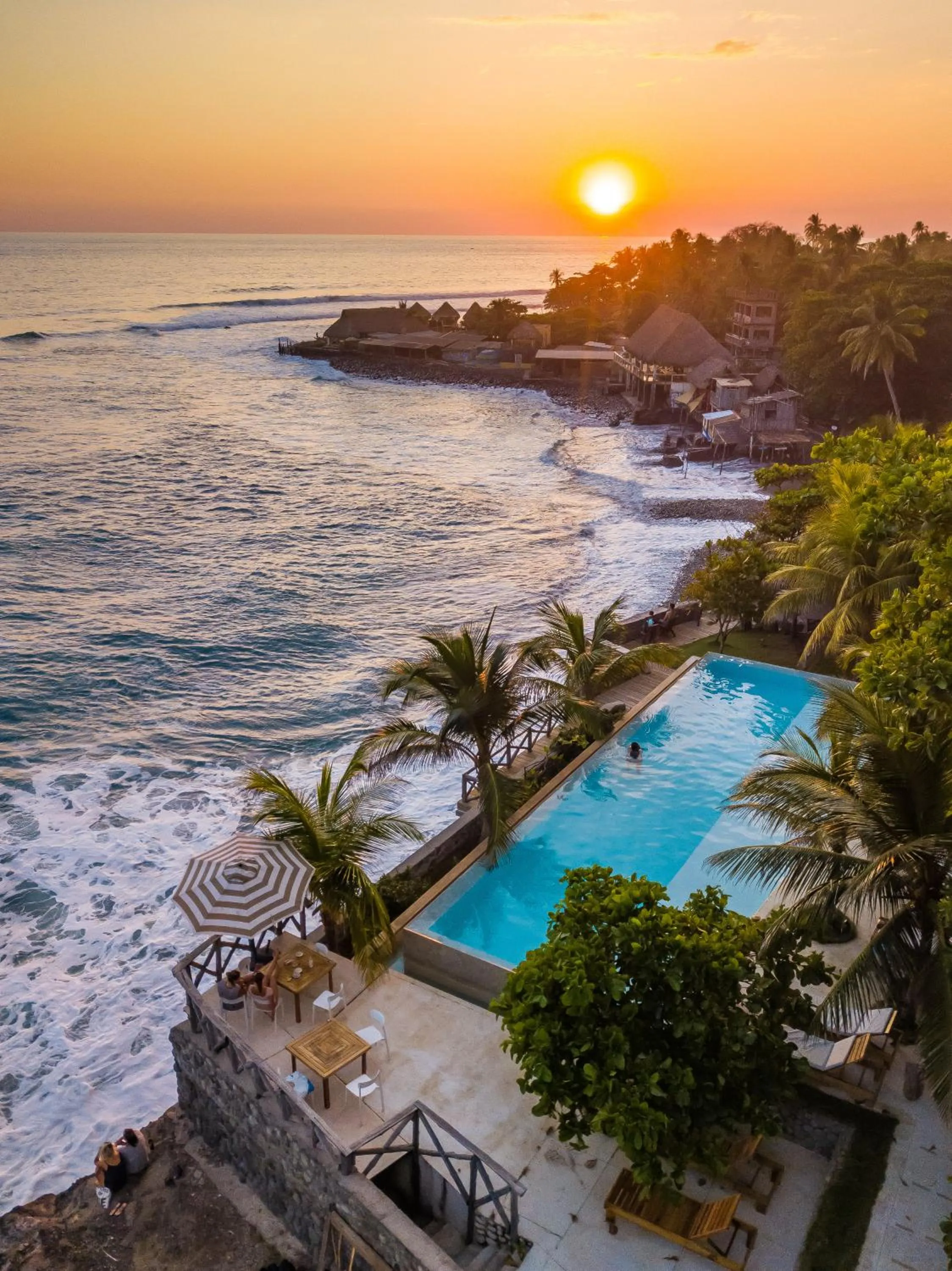 Puro Surf Hotel & Performance Academy