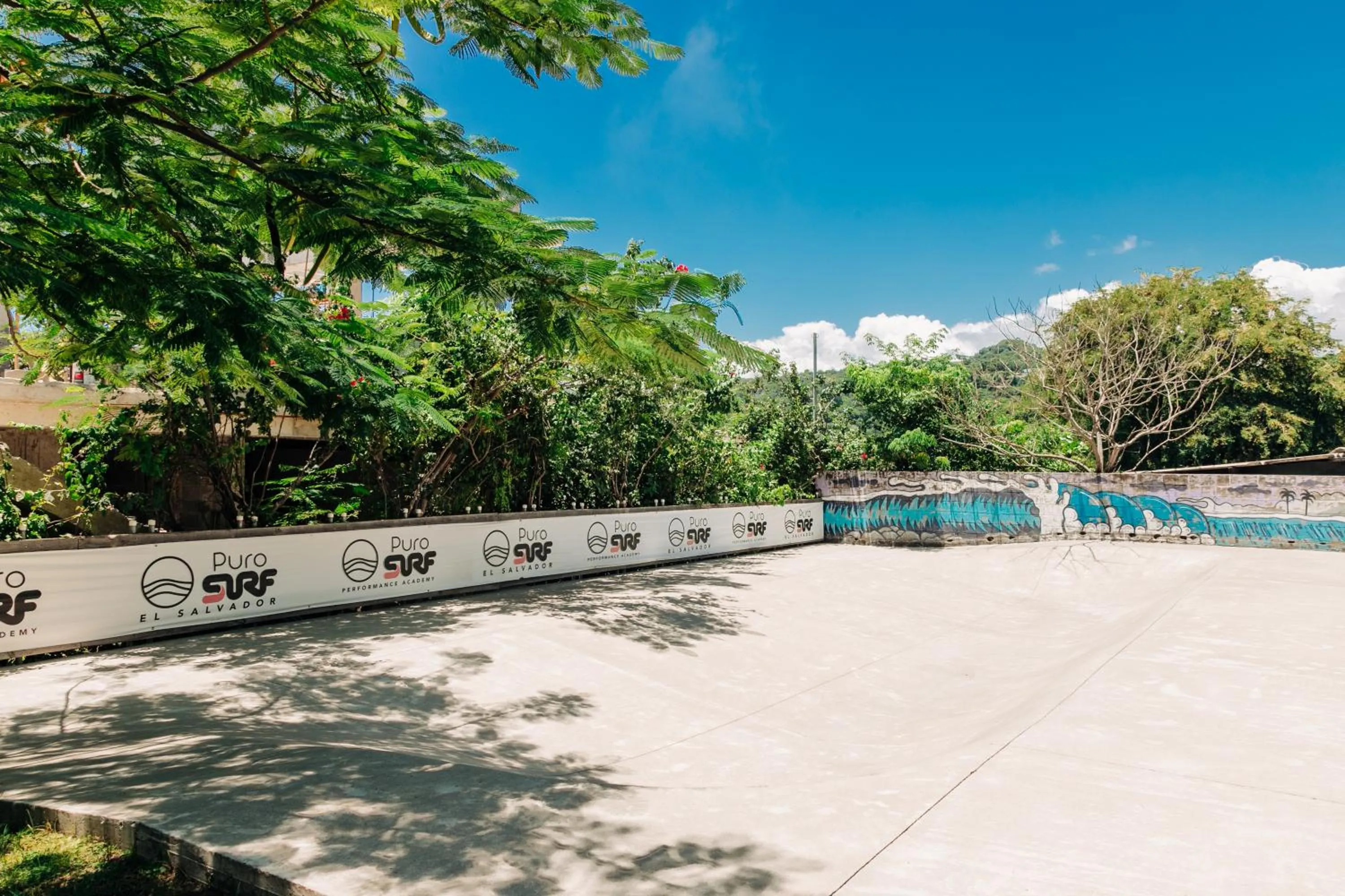 Puro Surf Hotel & Performance Academy