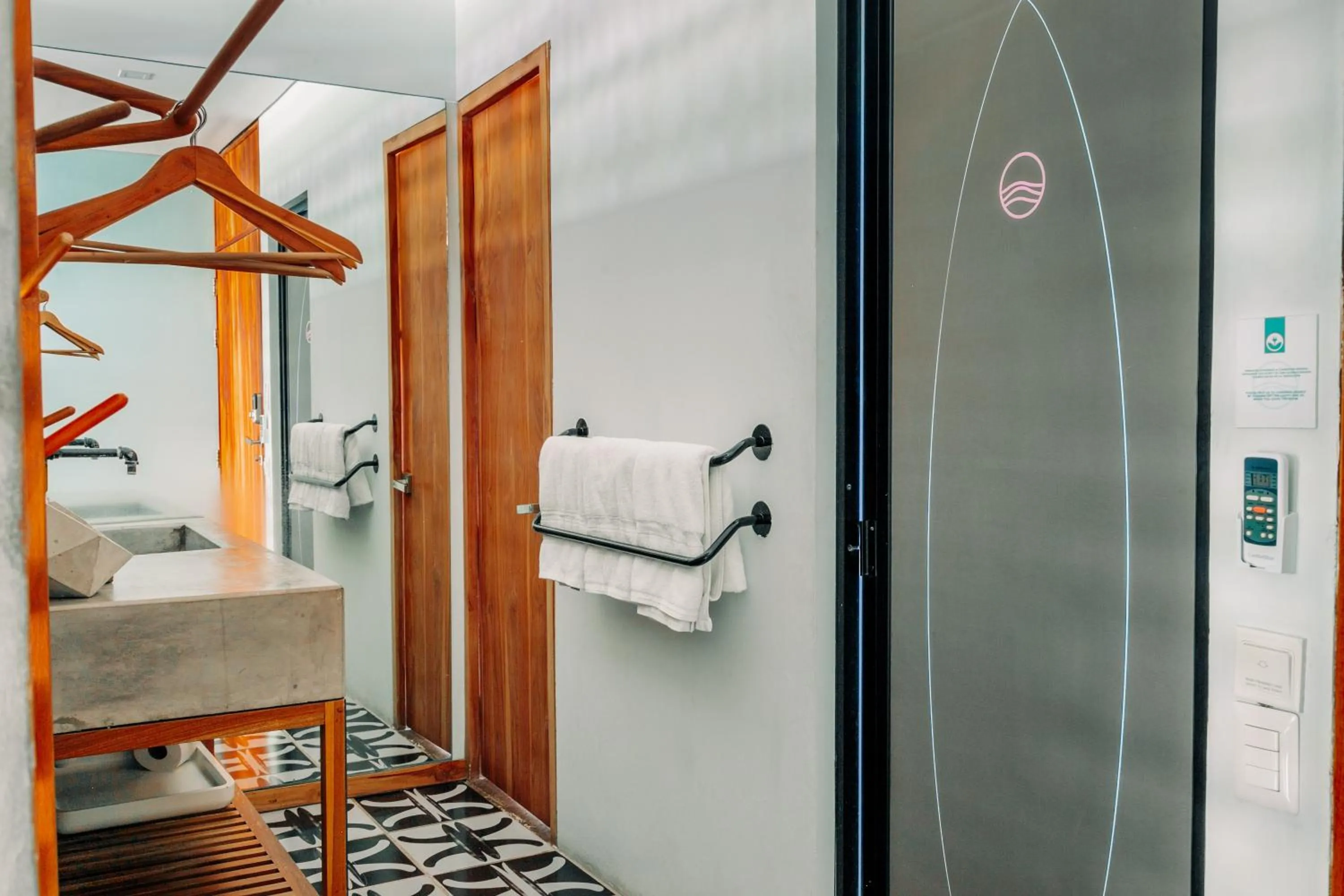 Puro Surf Hotel & Performance Academy