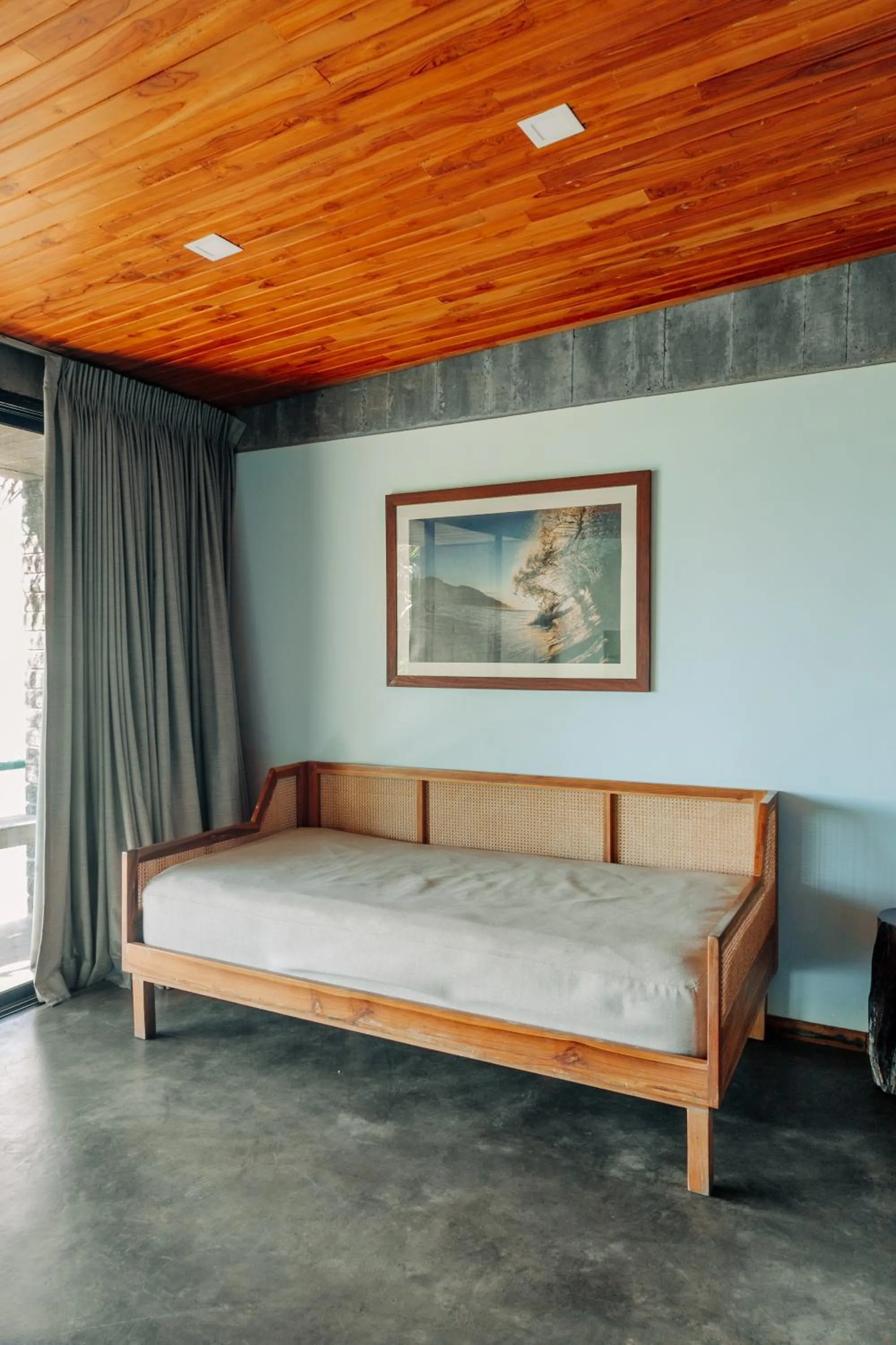 Bed in Puro Surf Hotel & Performance Academy