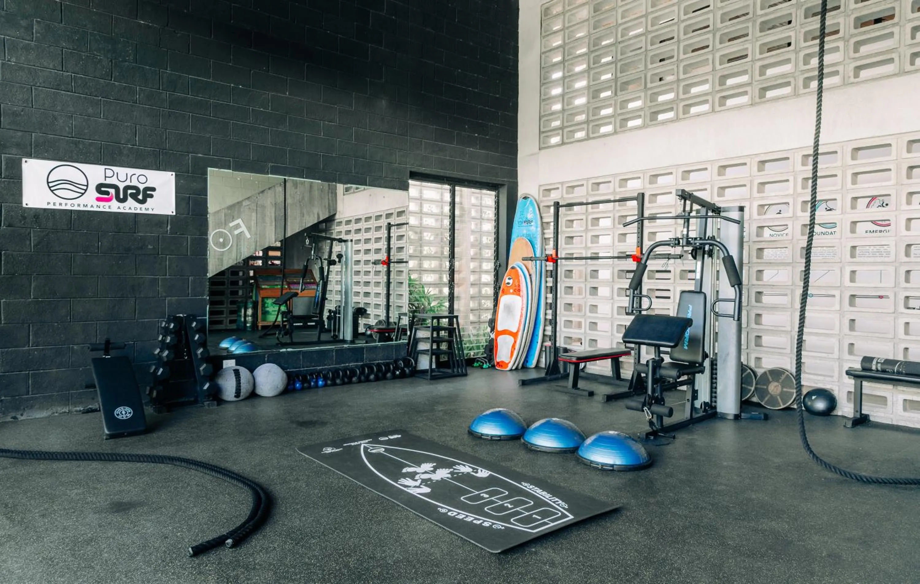 Puro Surf Hotel & Performance Academy