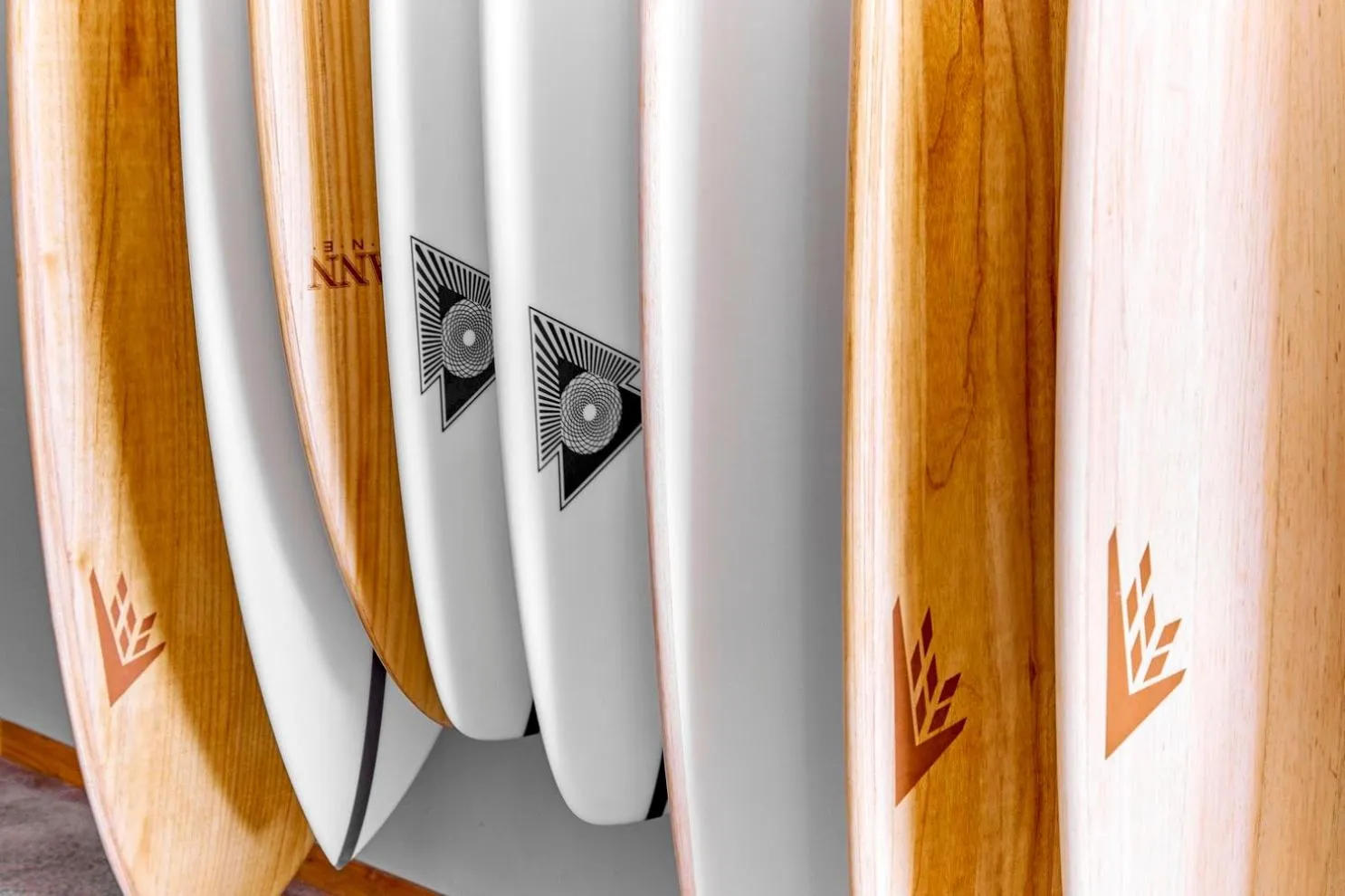 Entertainment in Puro Surf Hotel & Performance Academy