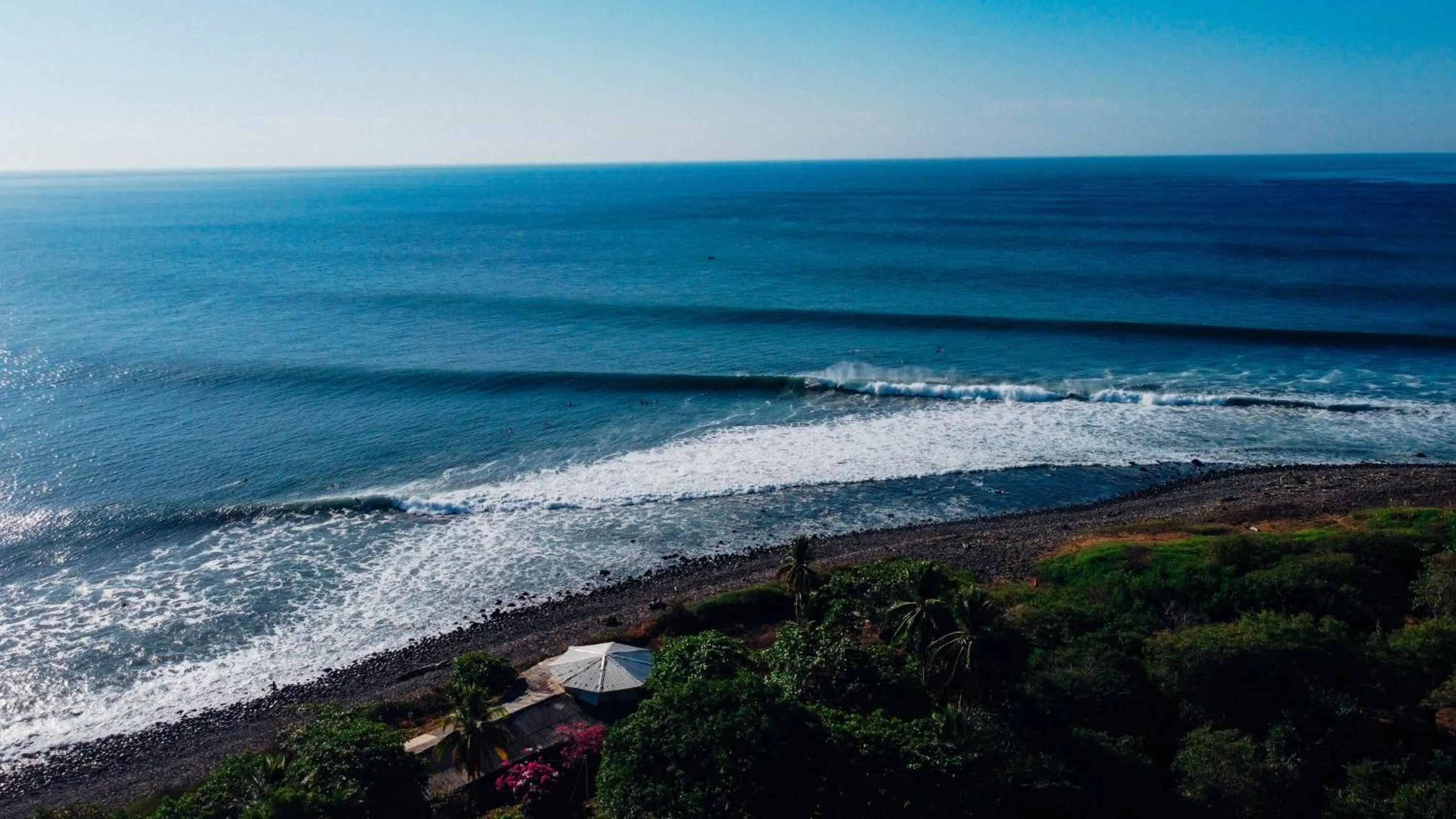 Puro Surf Hotel & Performance Academy
