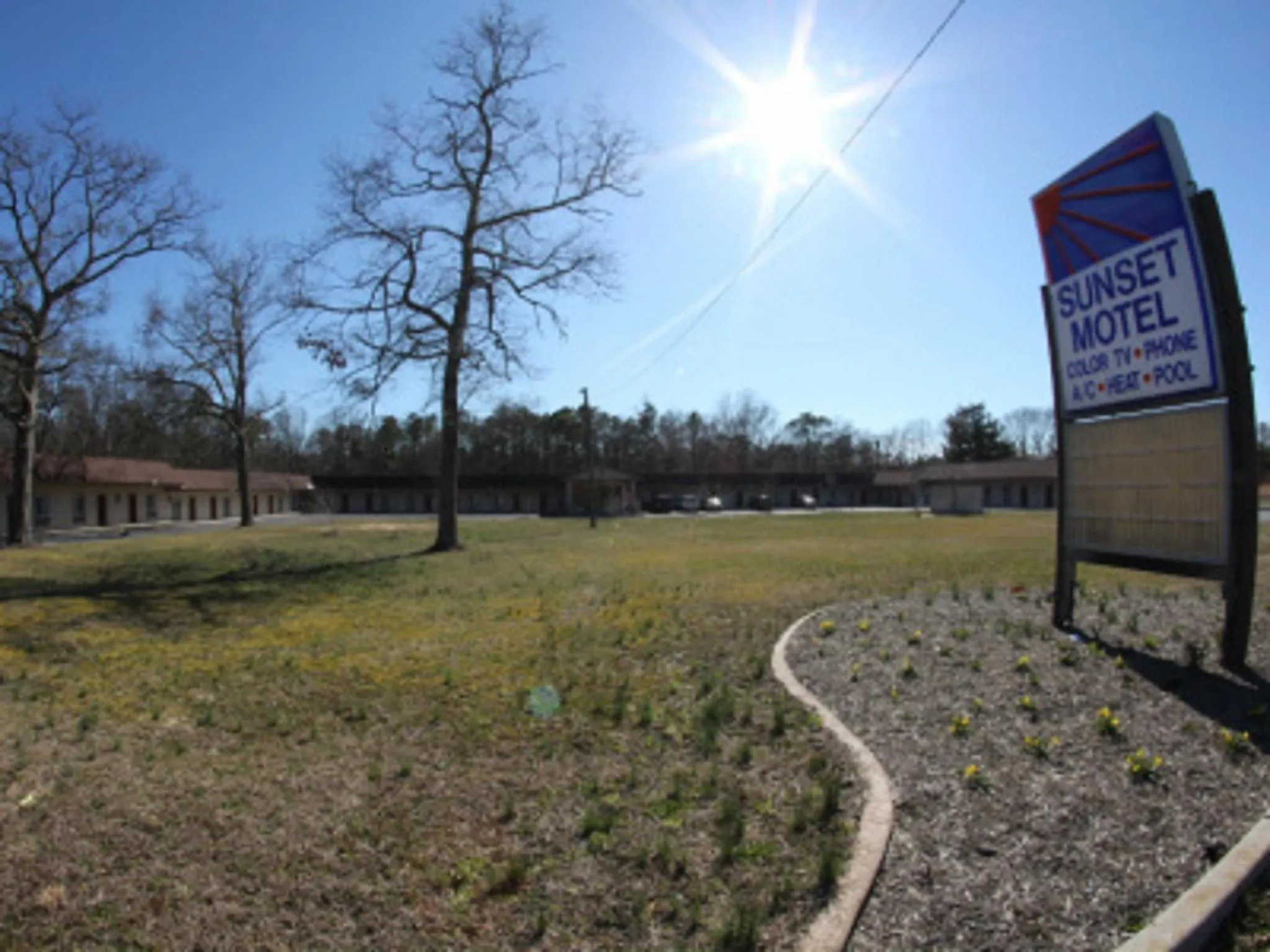 Property building in Sunset Motel