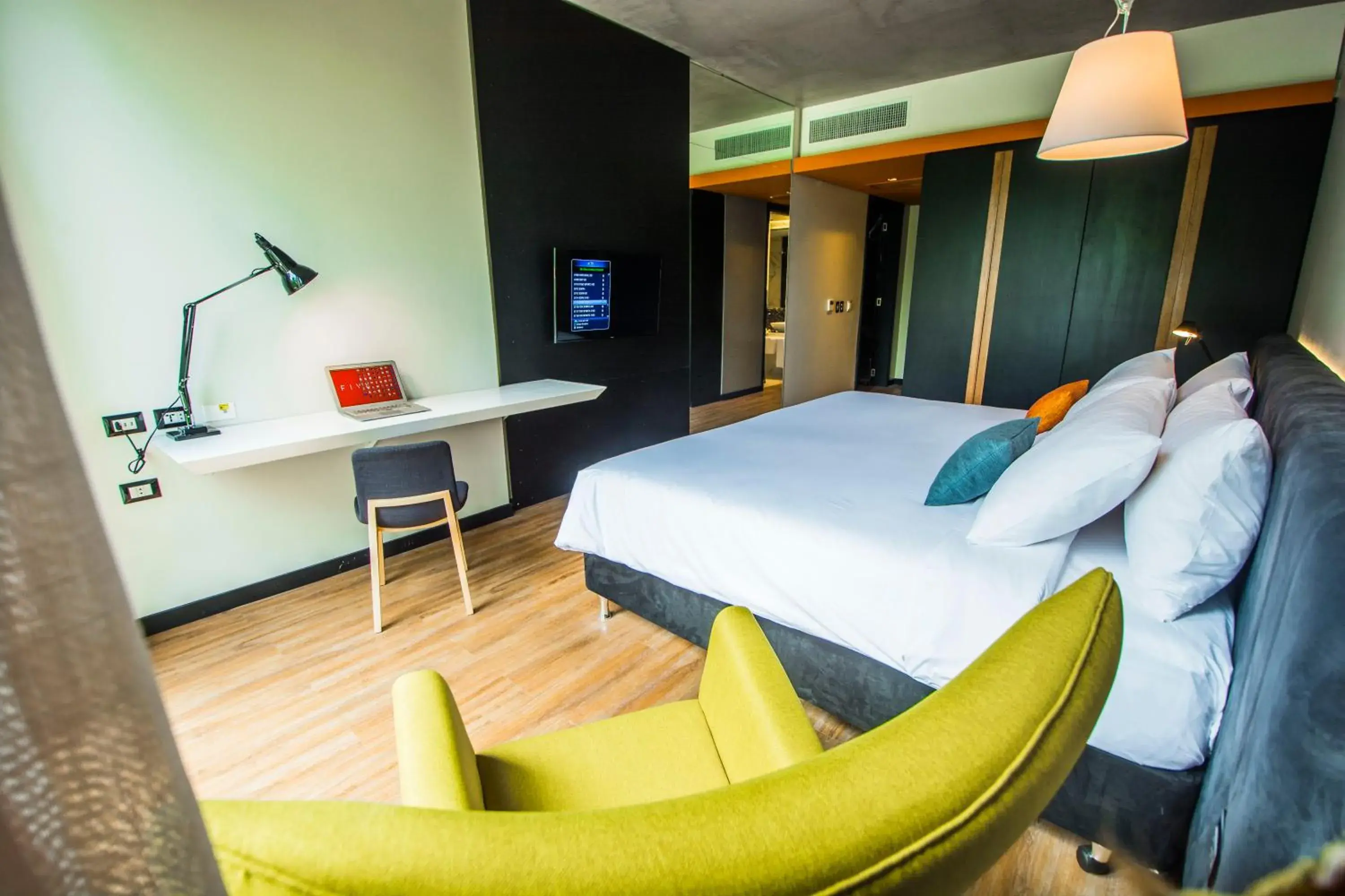 Double Room with City View in Five Hotel & Residences Double Room with City View in Five Hotel & Residences