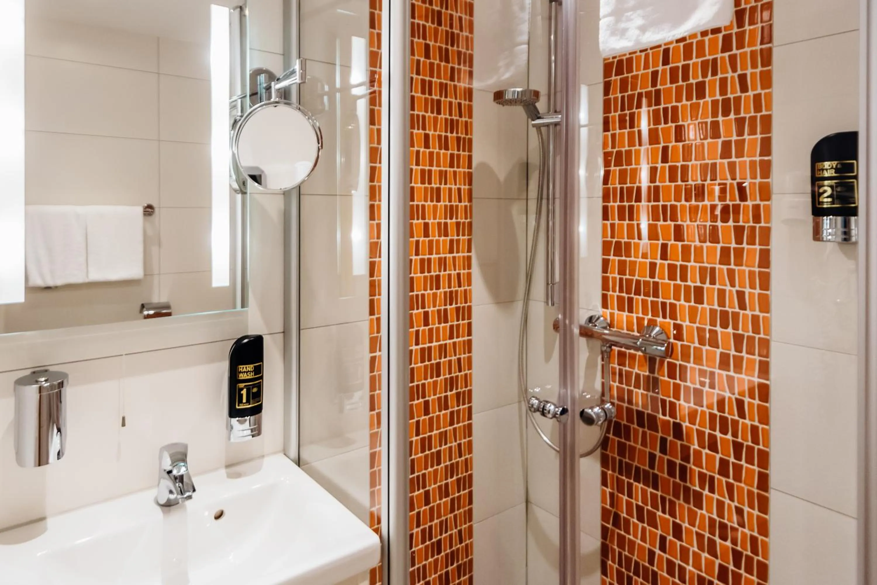 Bathroom in Erlebnishotel "Zur Schiffsmühle" GmbH