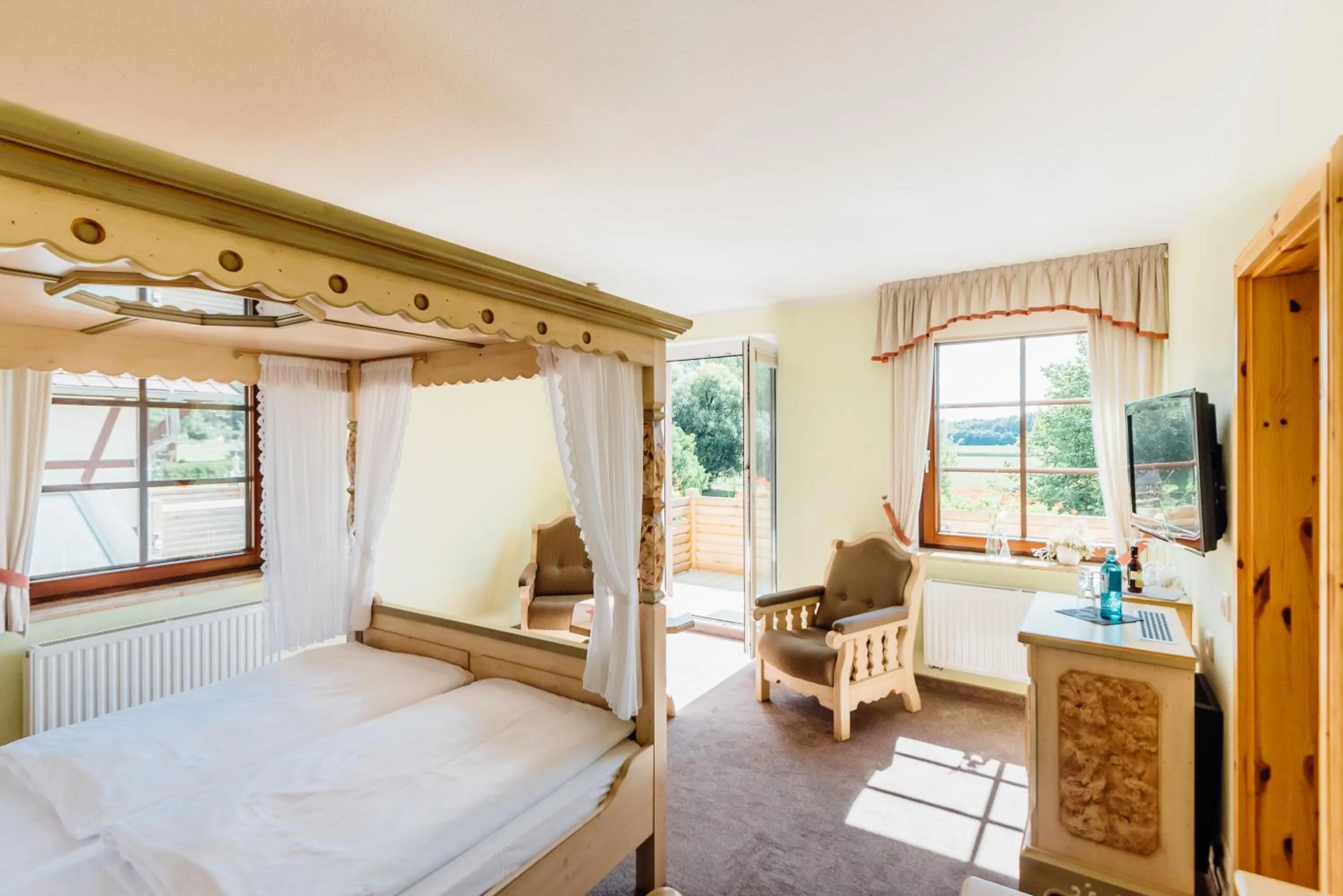 Decorative detail, Bed in Erlebnishotel "Zur Schiffsmühle" GmbH