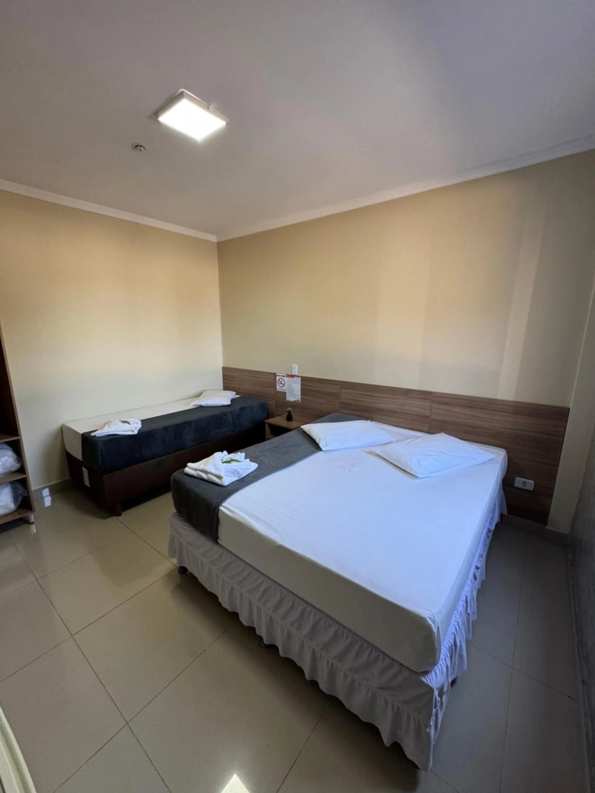 Bed in Aeroporto Plaza Hotel