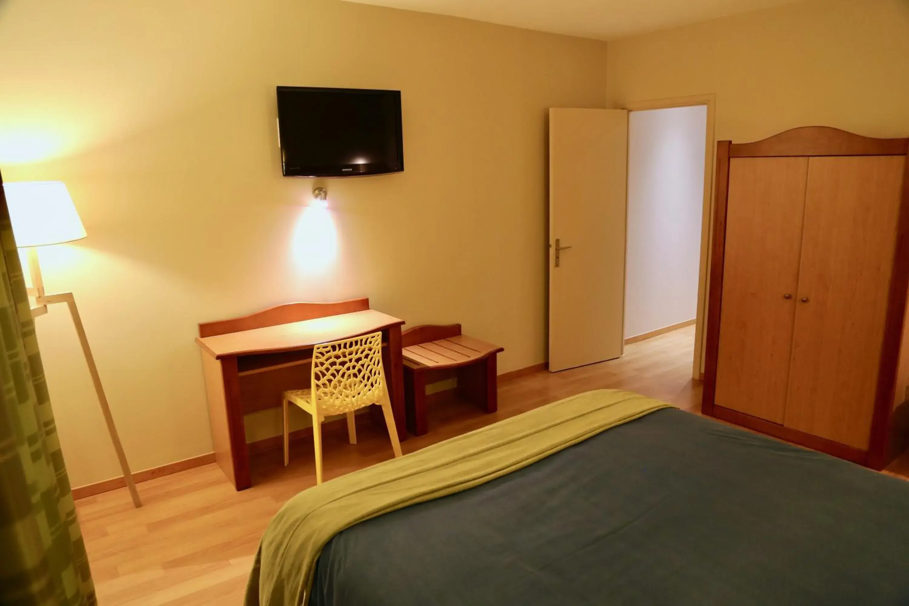 Deluxe Family Room in Relais Vosgien - Hôtel Restaurant "la Table de Sophia" Deluxe Family Room in Relais Vosgien - Hôtel Restaurant "la Table de Sophia"