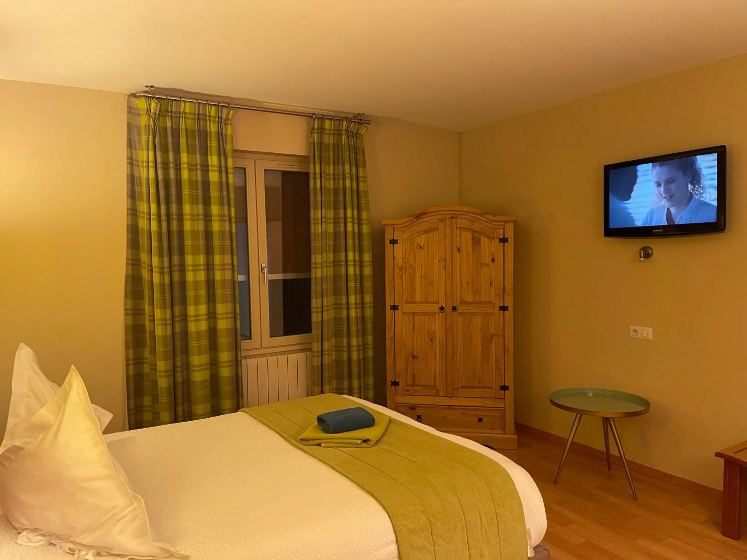 Bed in Relais Vosgien - Hôtel Restaurant "la Table de Sophia"