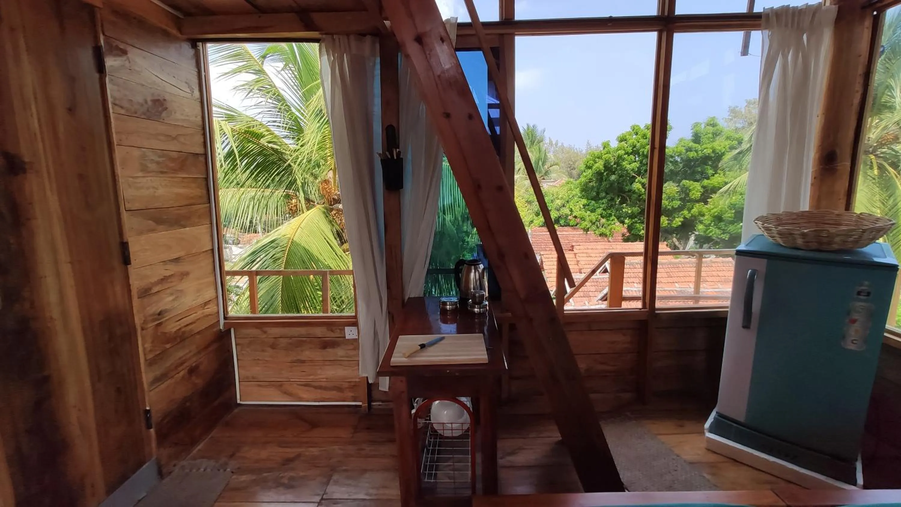 Coffee/tea facilities in Surf Beach Hotel
