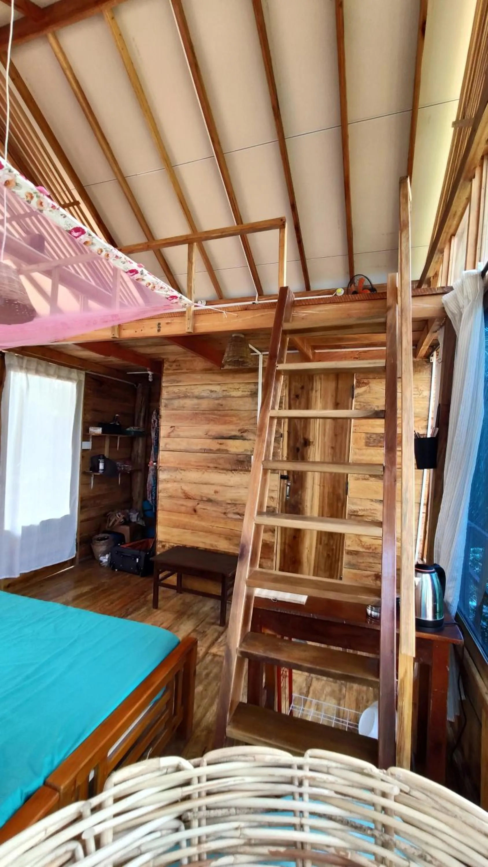 Photo of the whole room, Bed in Surf Beach Hotel