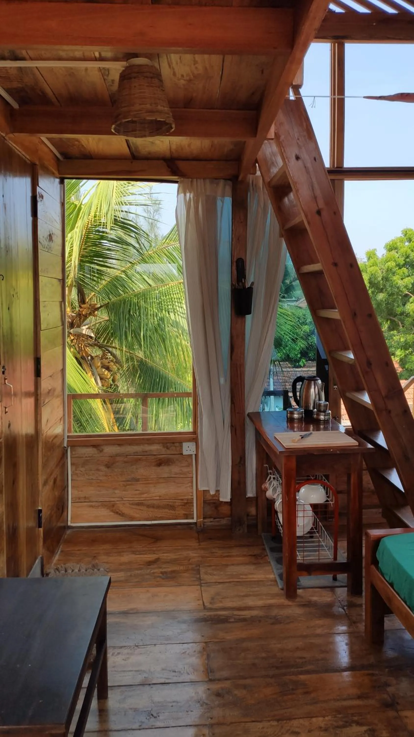 Coffee/tea facilities in Surf Beach Hotel