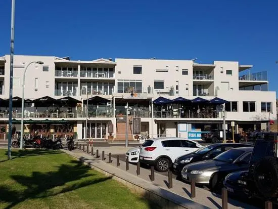 Meals in Mullaloo B & B