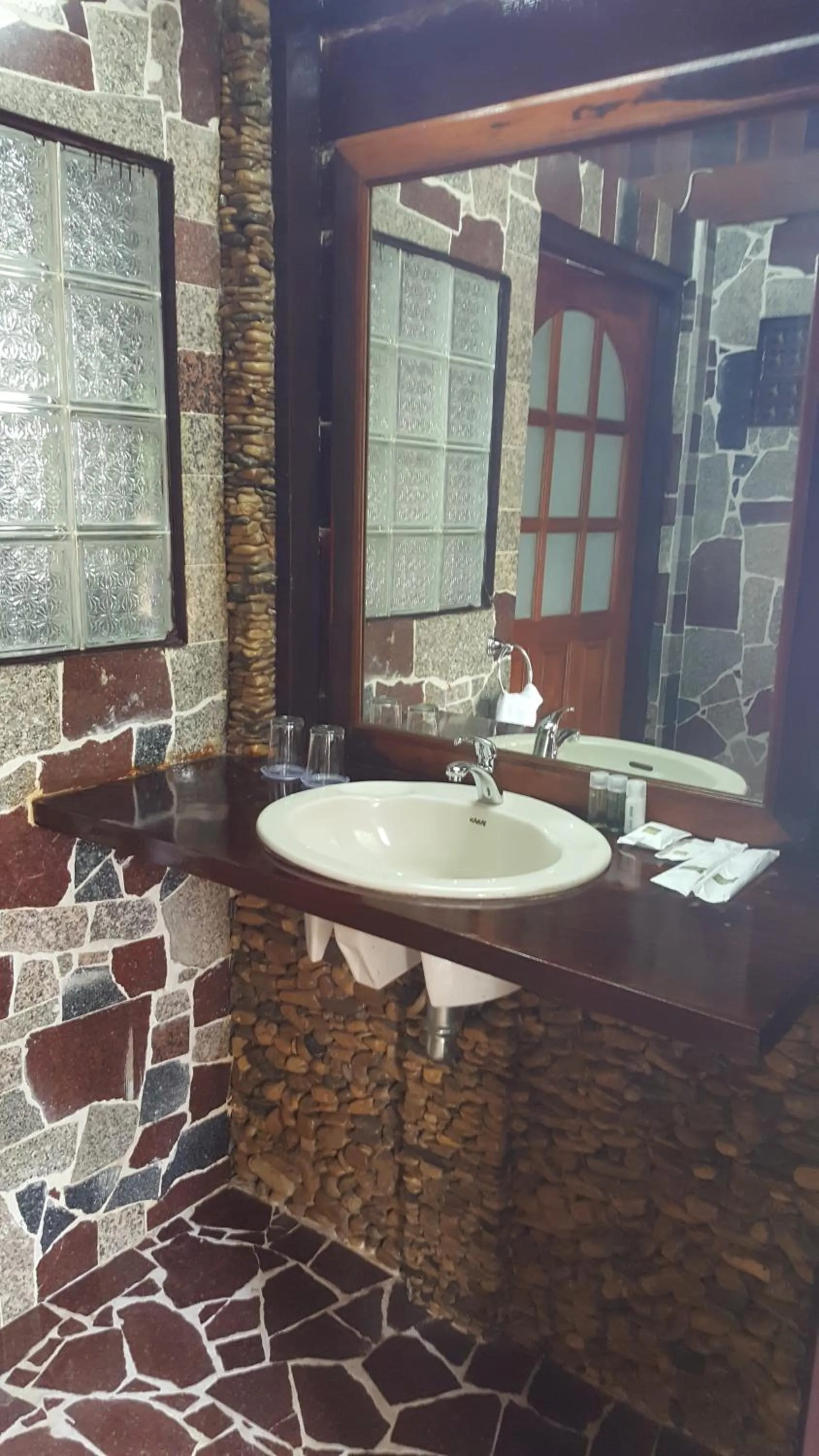 Bathroom in Ratmanee House