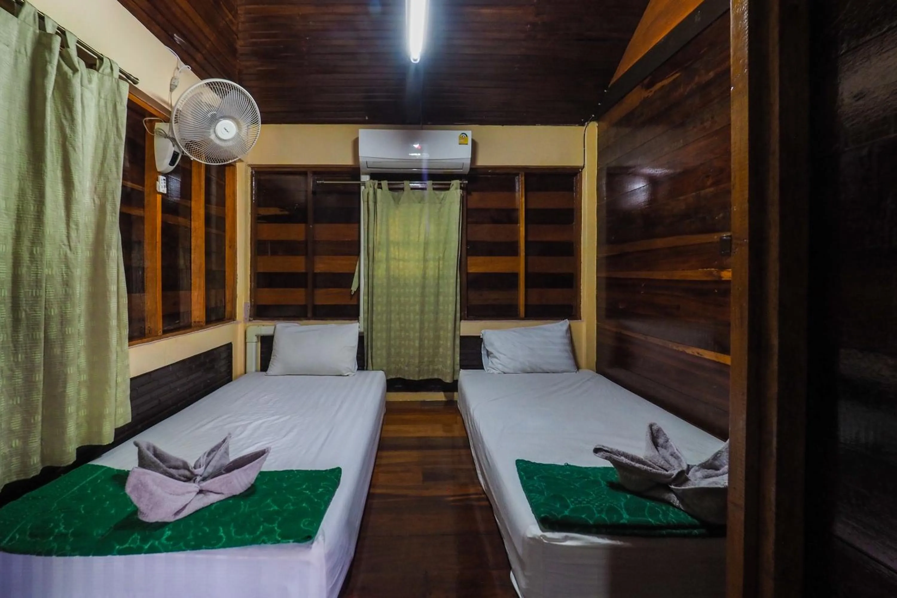 Bedroom, Bed in Ratmanee House