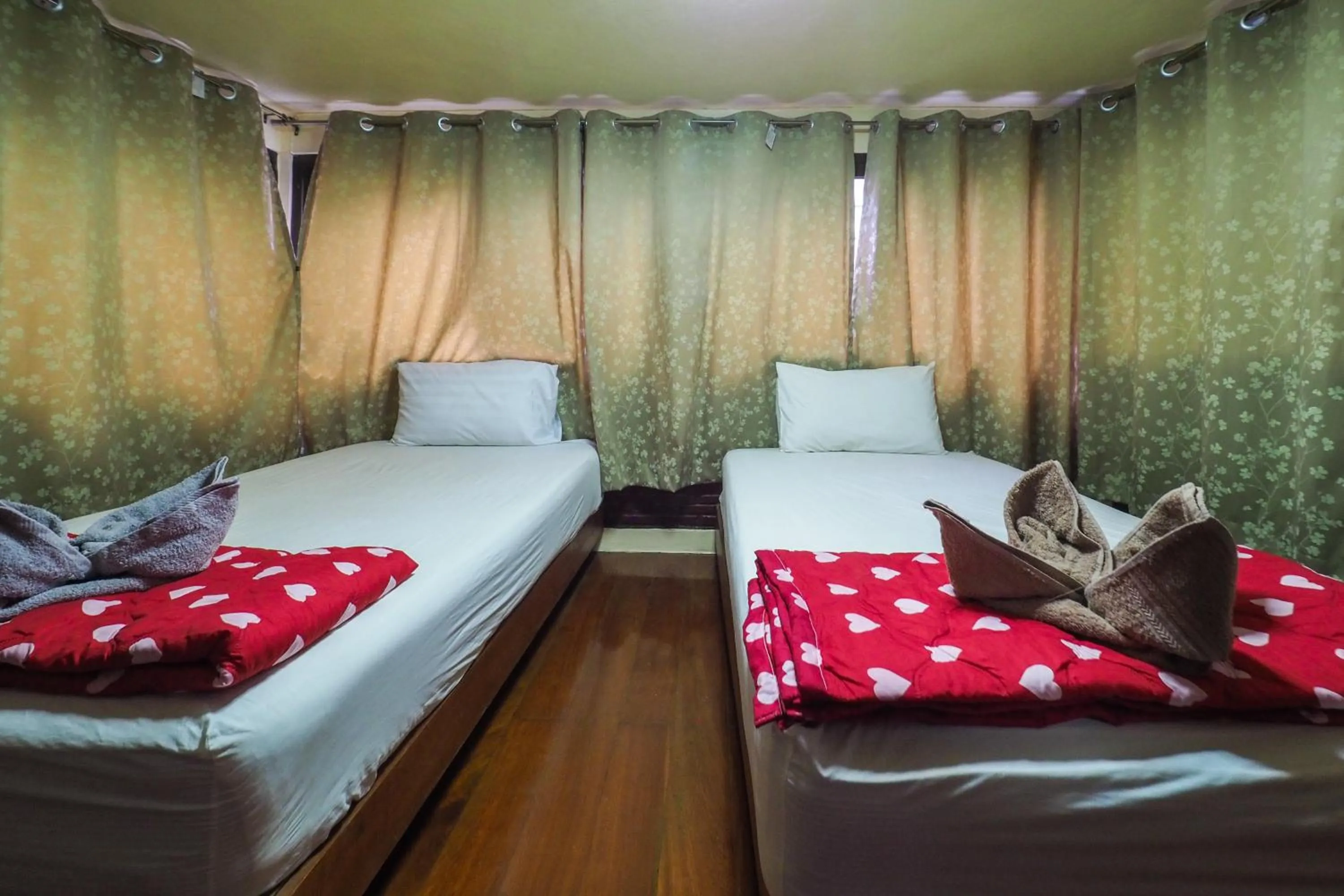 Bedroom, Bed in Ratmanee House