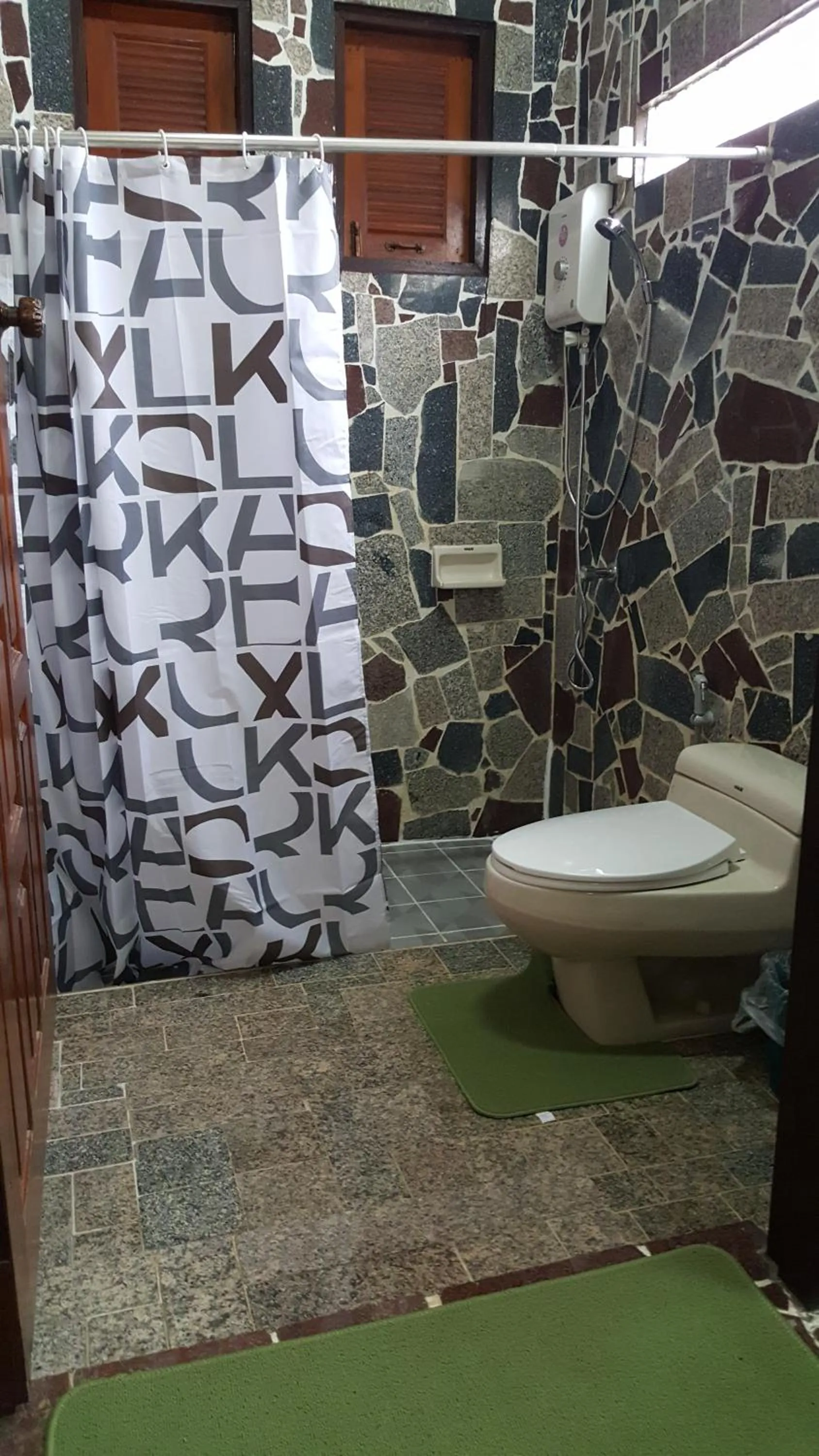 Bathroom in Ratmanee House