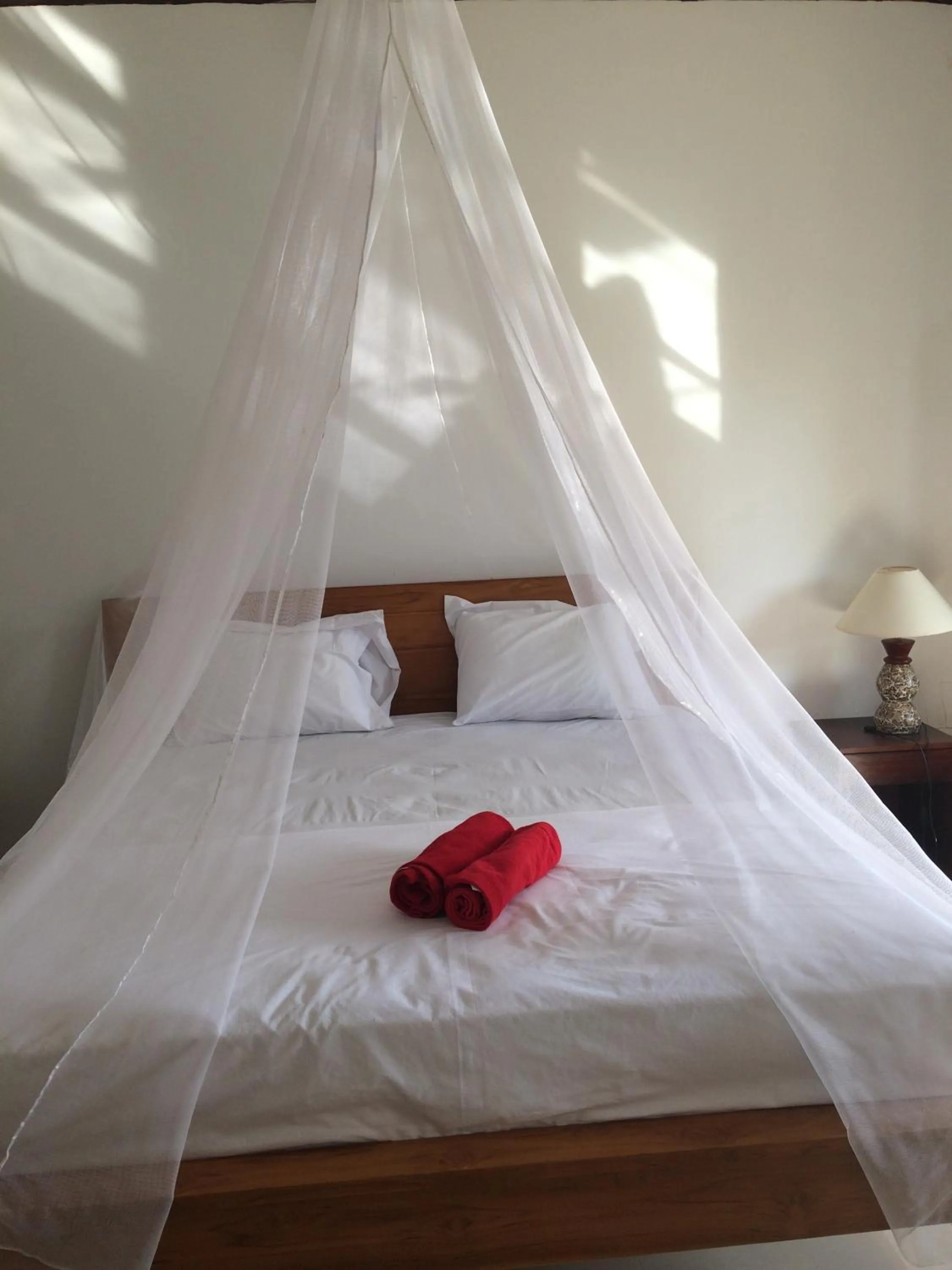 Photo of the whole room, Bed in Gili Beach