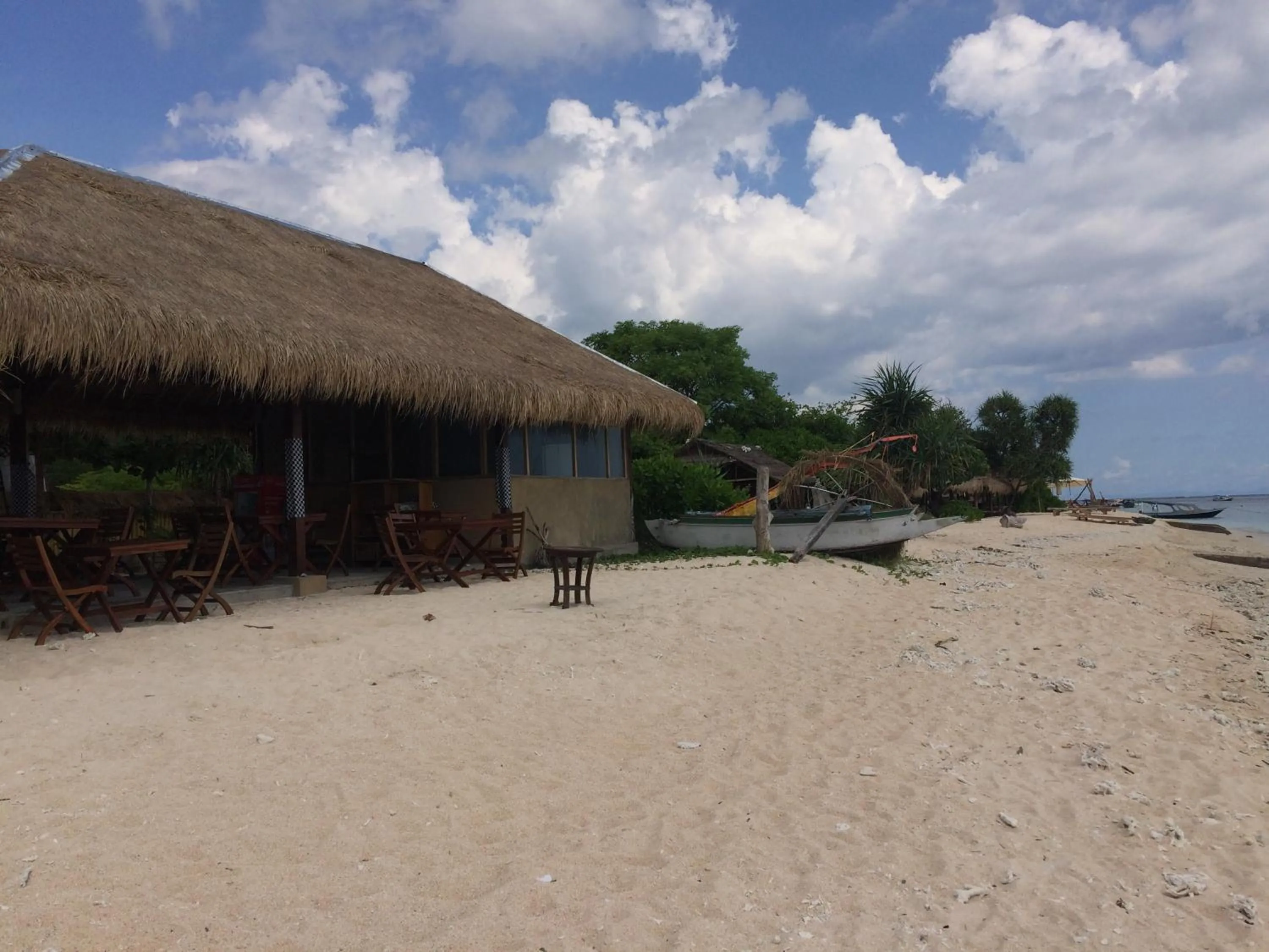 Restaurant/places to eat in Gili Beach