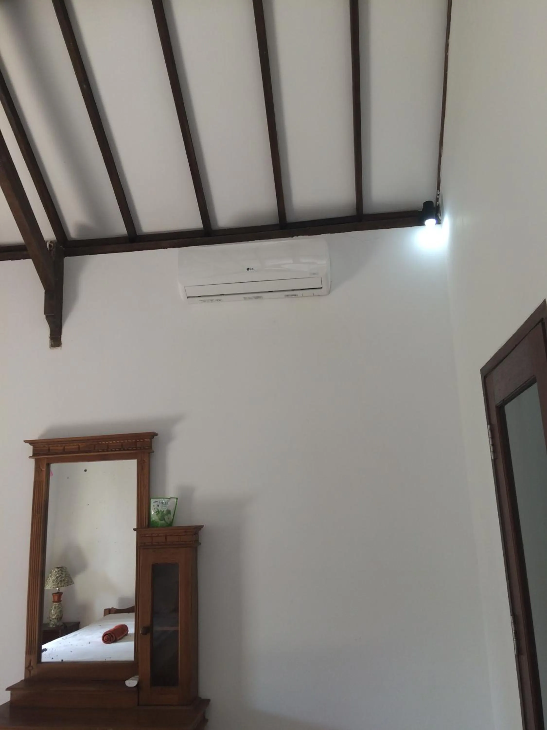 Photo of the whole room in Gili Beach