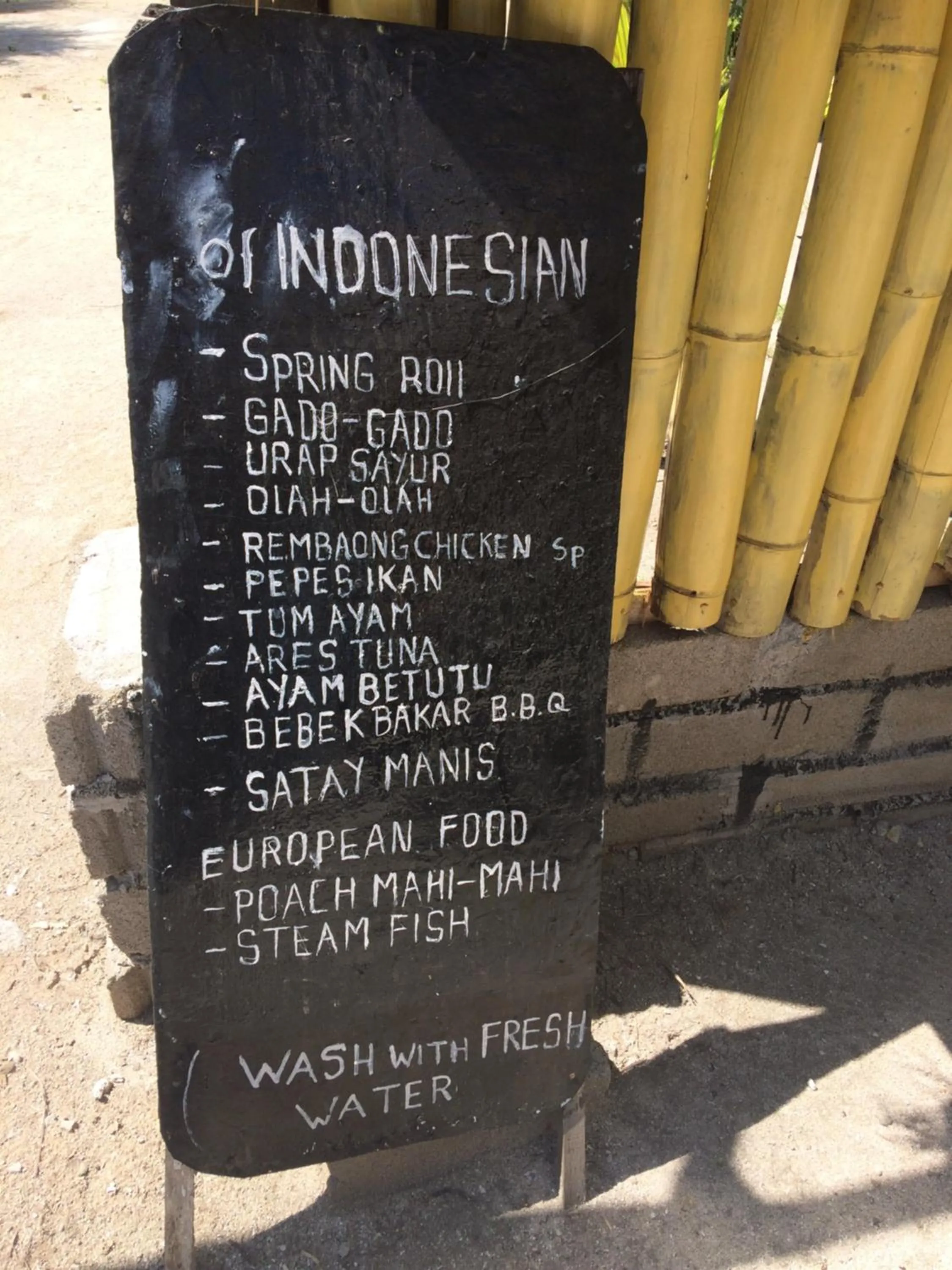 Restaurant/places to eat in Gili Beach
