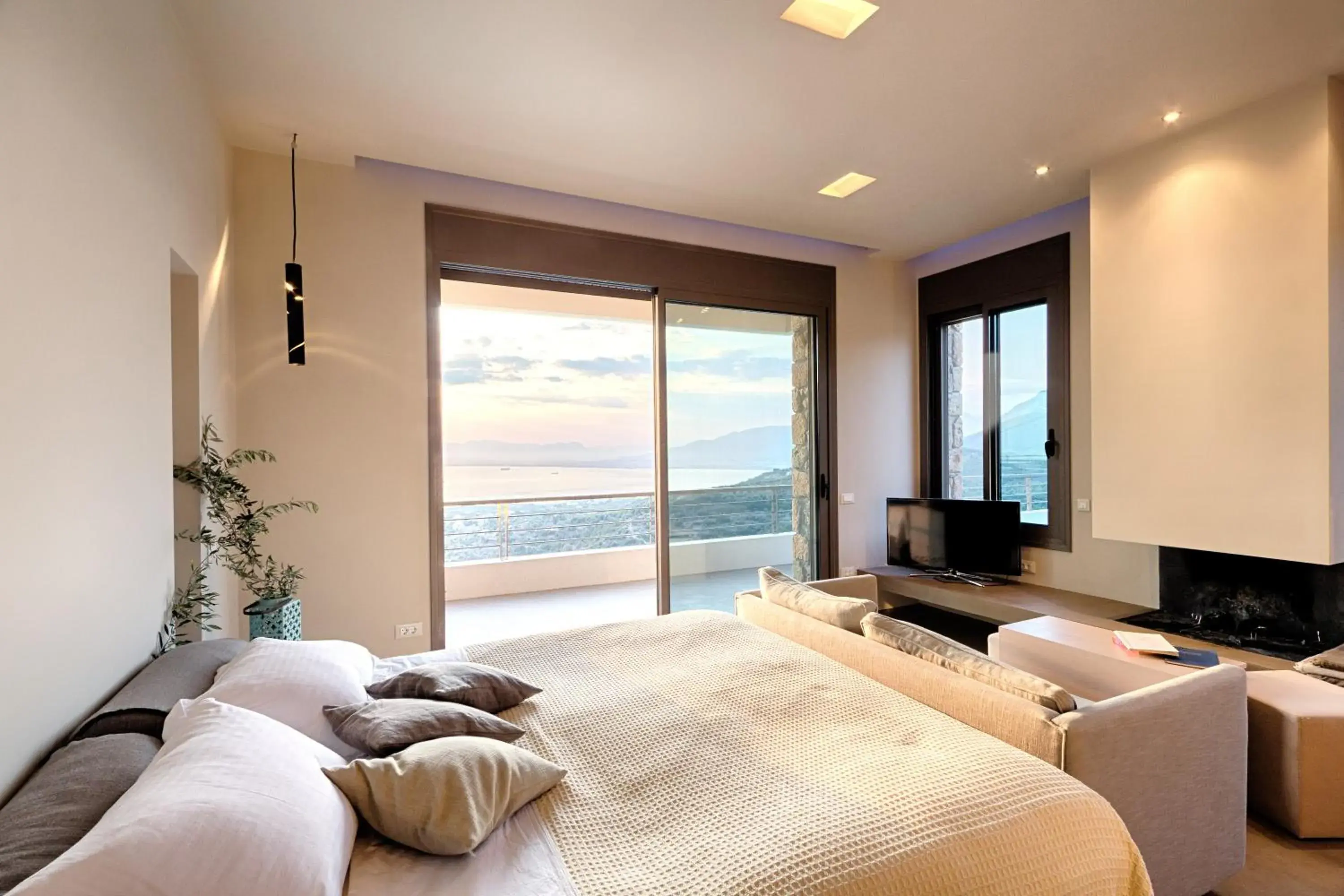 Deluxe Suite with Spa Bath in Euphoria Suites Deluxe Suite with Spa Bath in Euphoria Suites