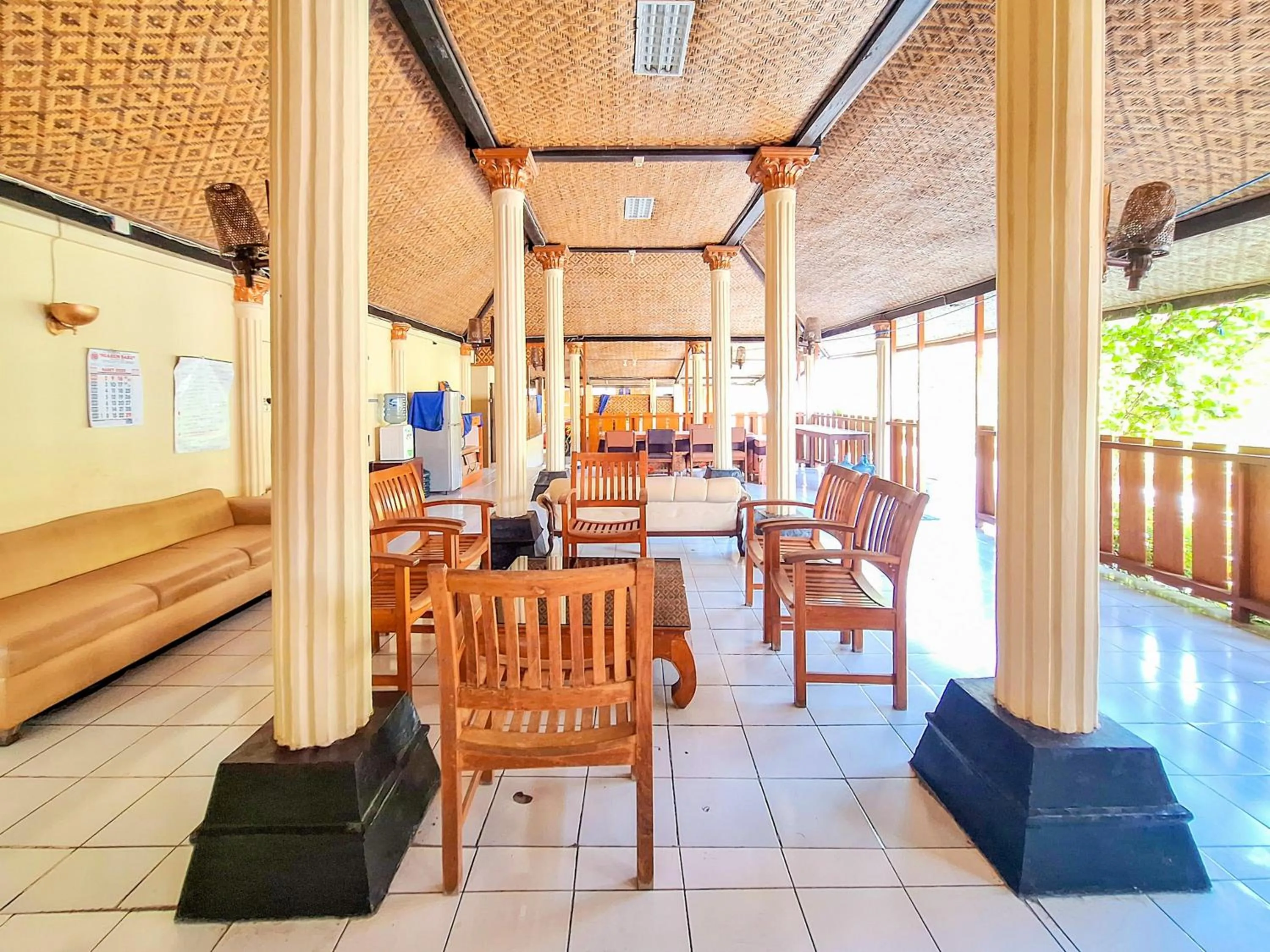 Seating area in Hotel Family Syariah 1 Parangtritis RedPartner