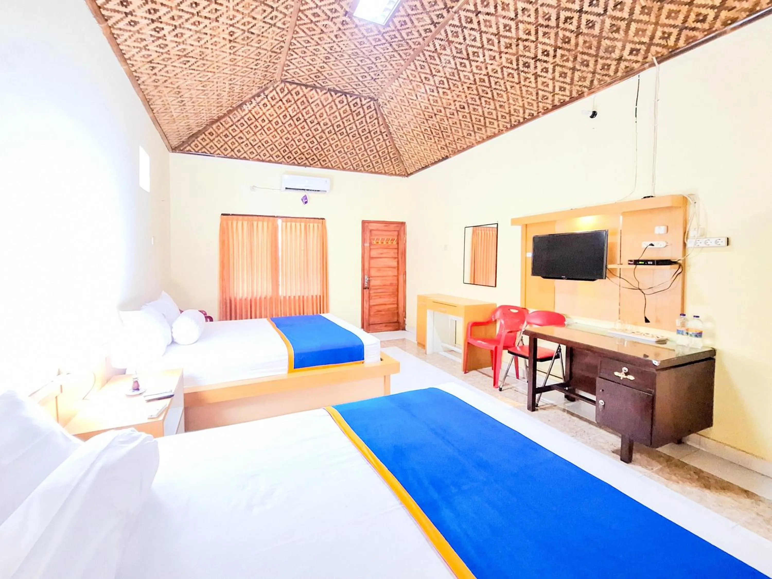 Bedroom, Bed in Hotel Family Syariah 1 Parangtritis RedPartner