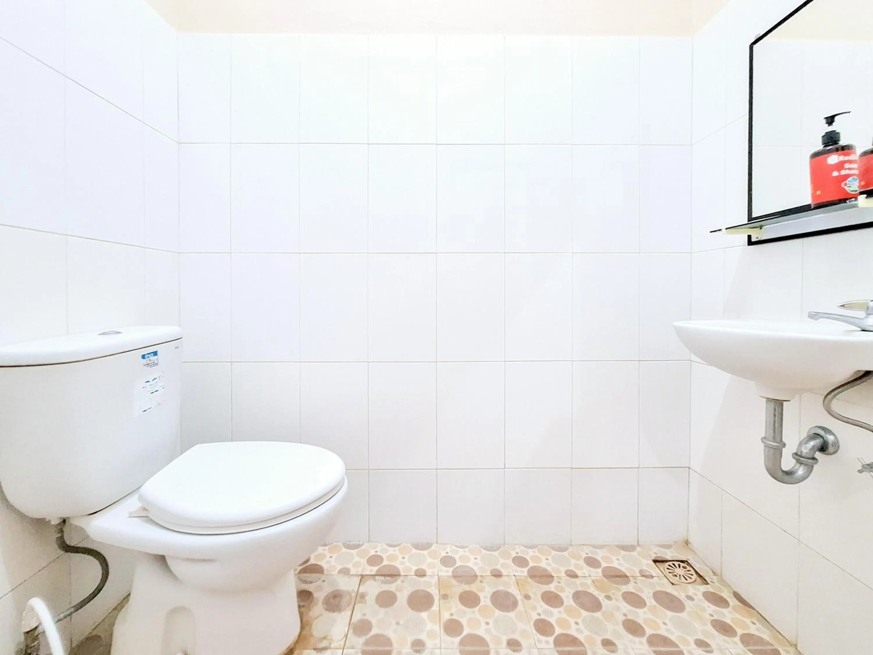 Bathroom in Hotel Family Syariah 1 Parangtritis RedPartner