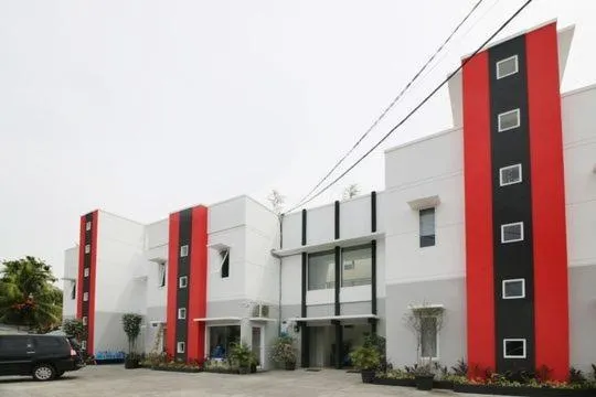 Facade/entrance in RedDoorz Plus Syariah at Polamas Andalas