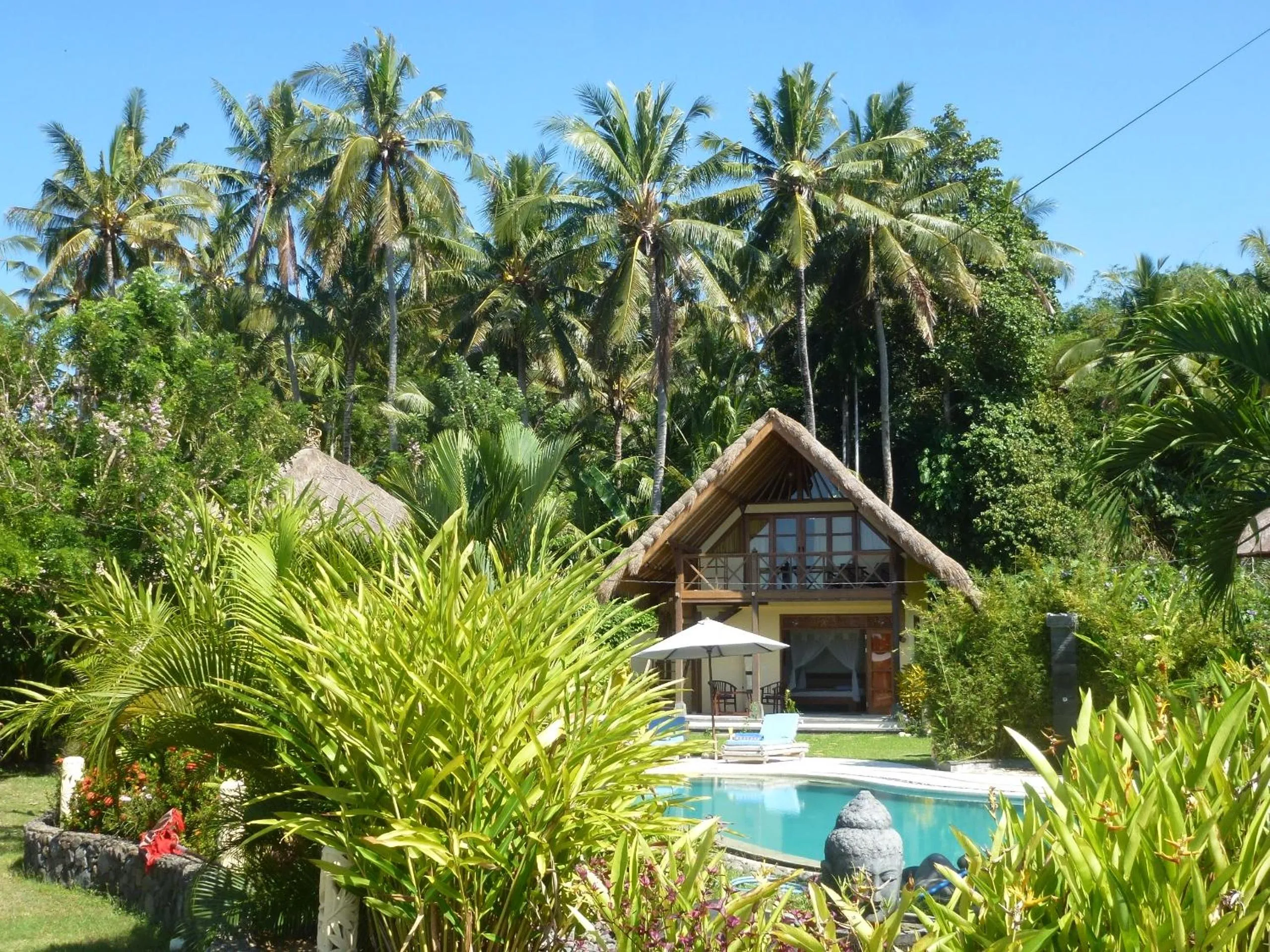 Property building in Two Smiling Buddhas