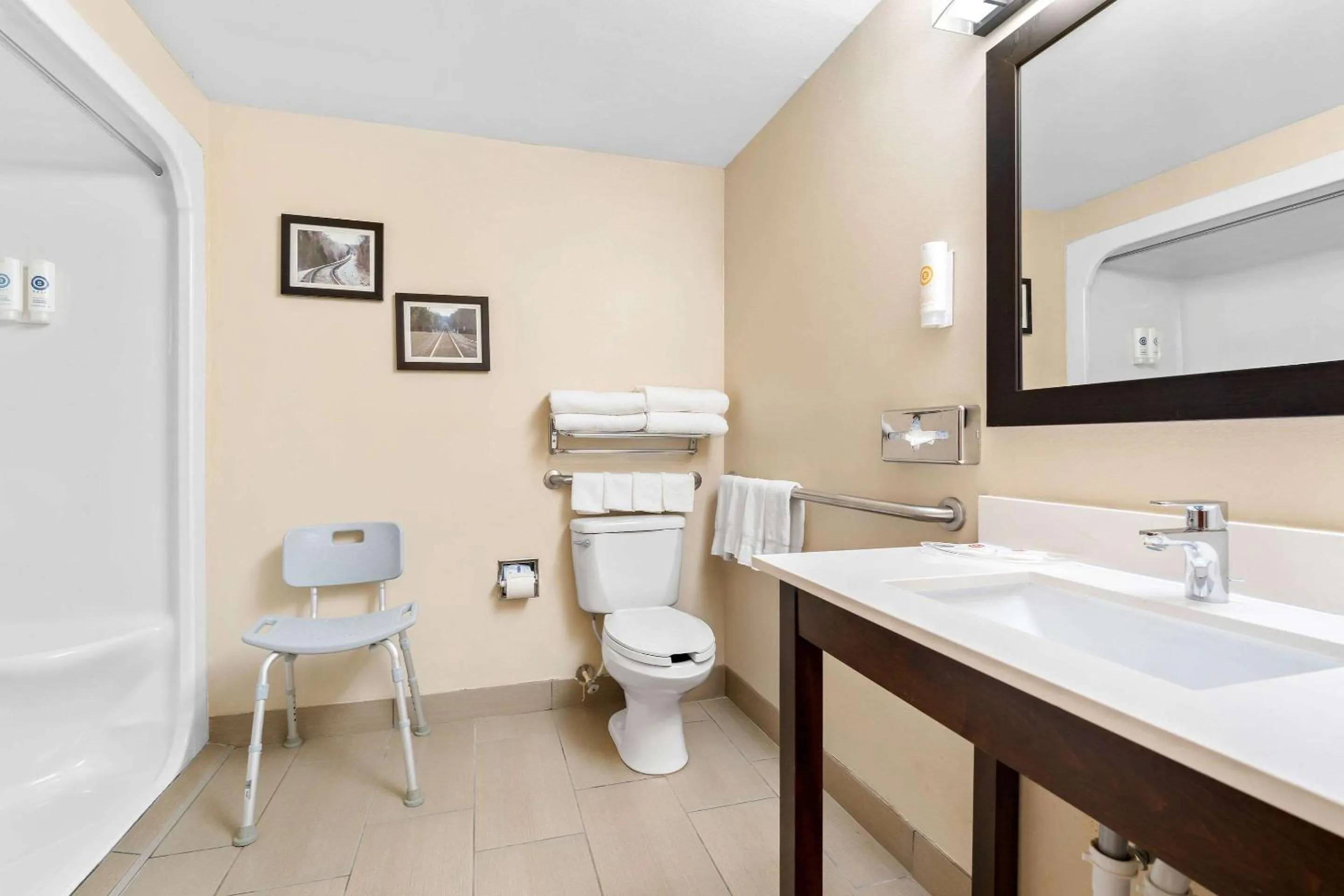 Bedroom in Comfort Suites near Robins Air Force Base