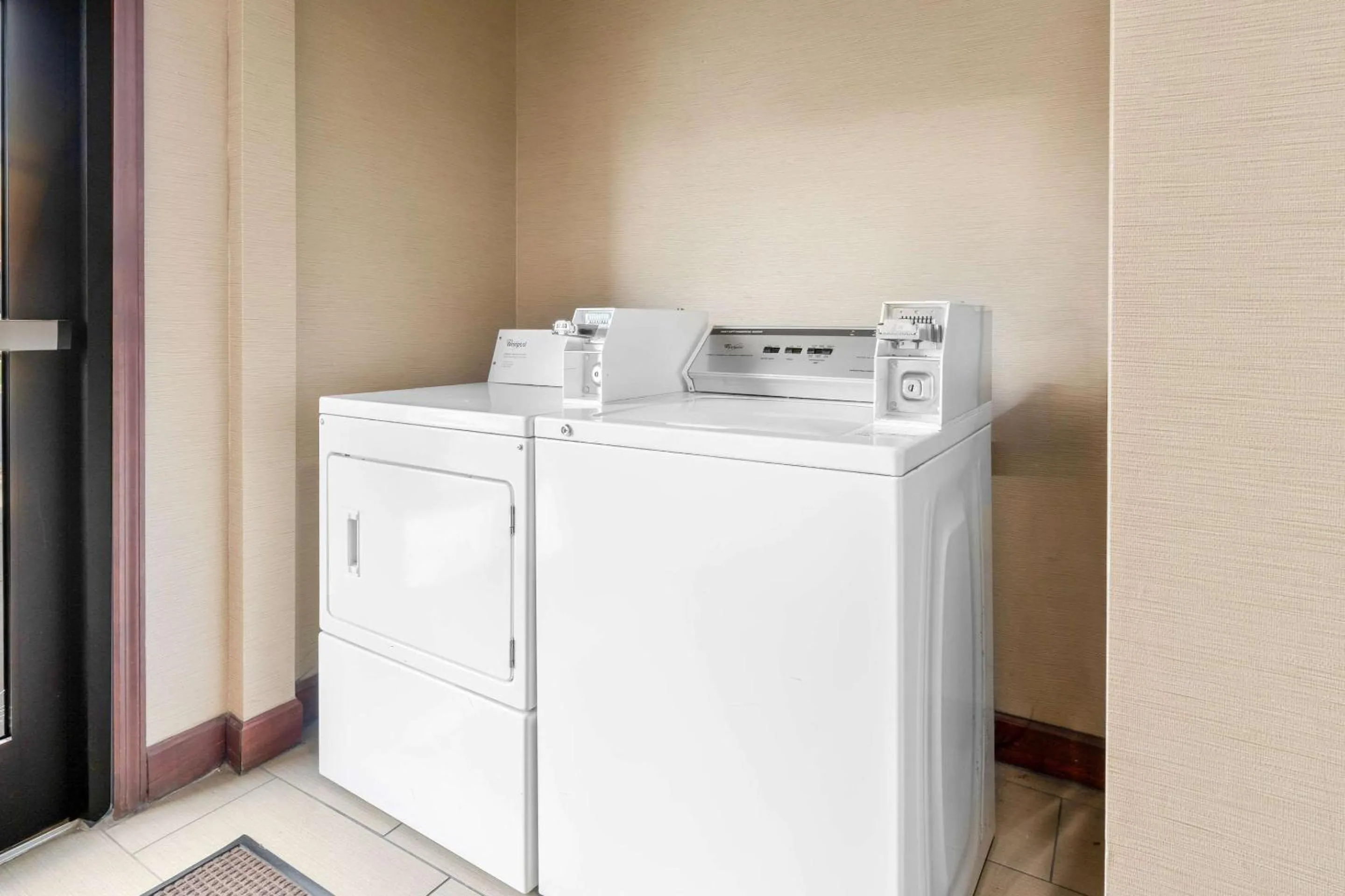 laundry in Comfort Suites near Robins Air Force Base
