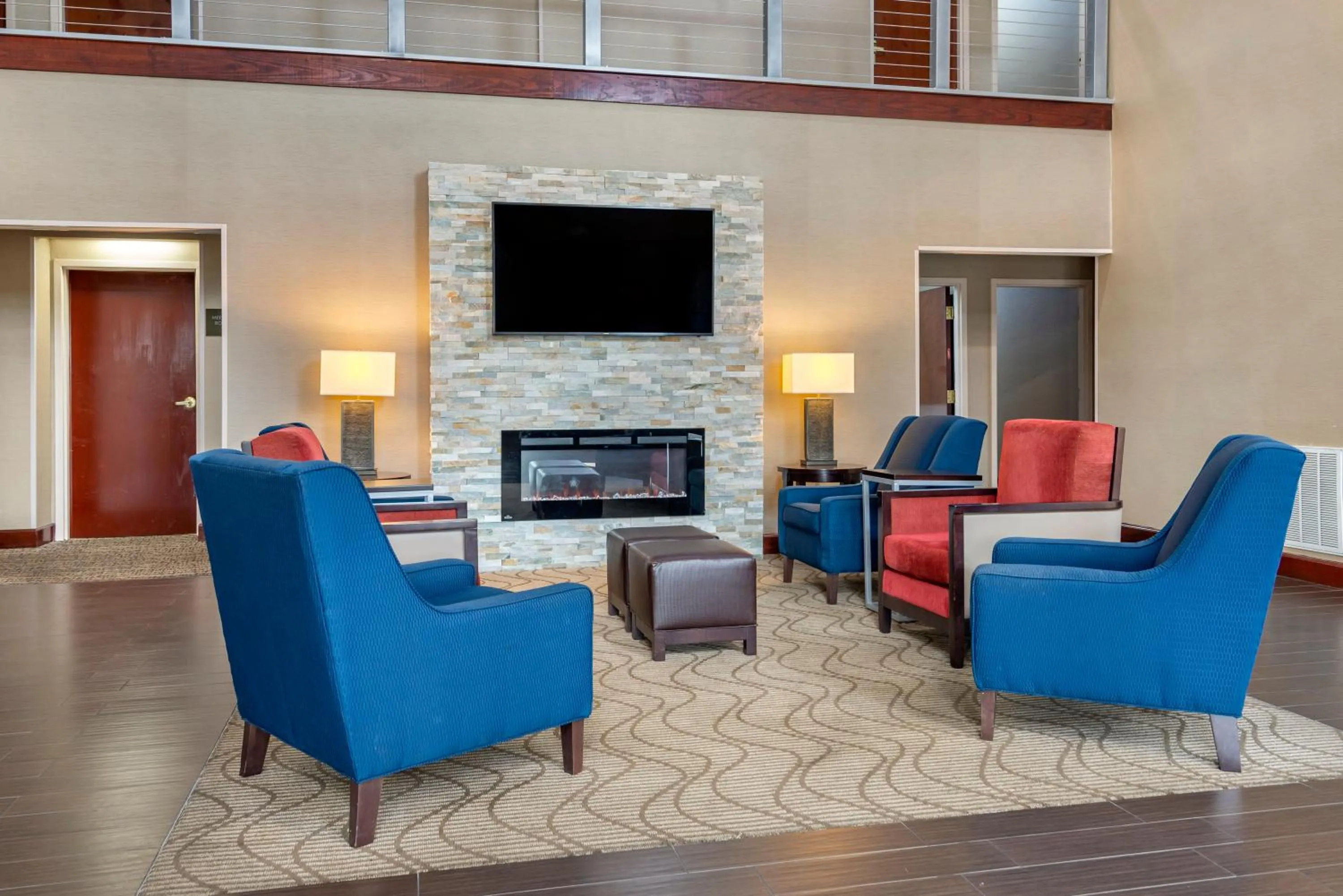 Lobby or reception in Comfort Suites near Robins Air Force Base