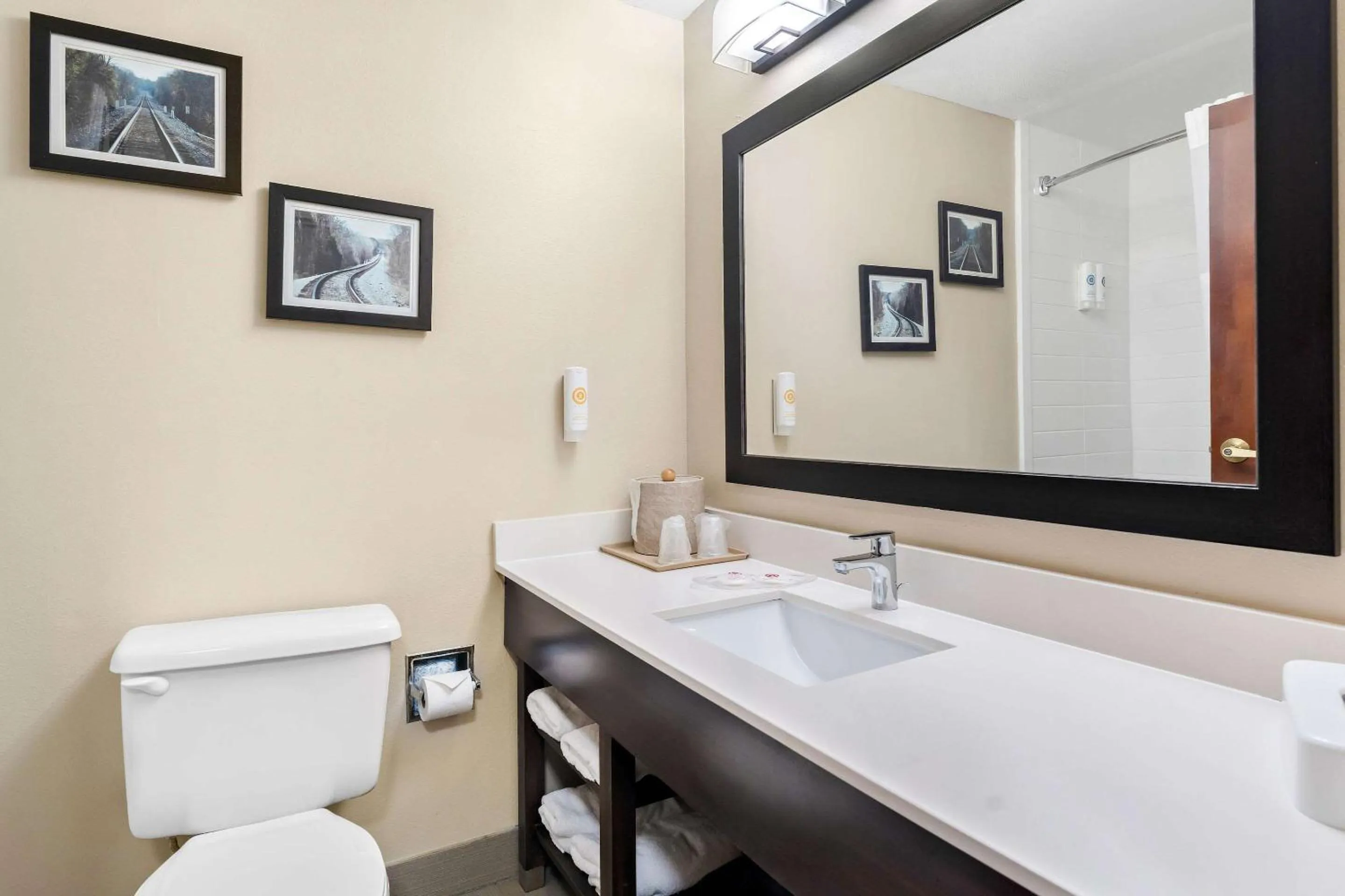 Bedroom in Comfort Suites near Robins Air Force Base