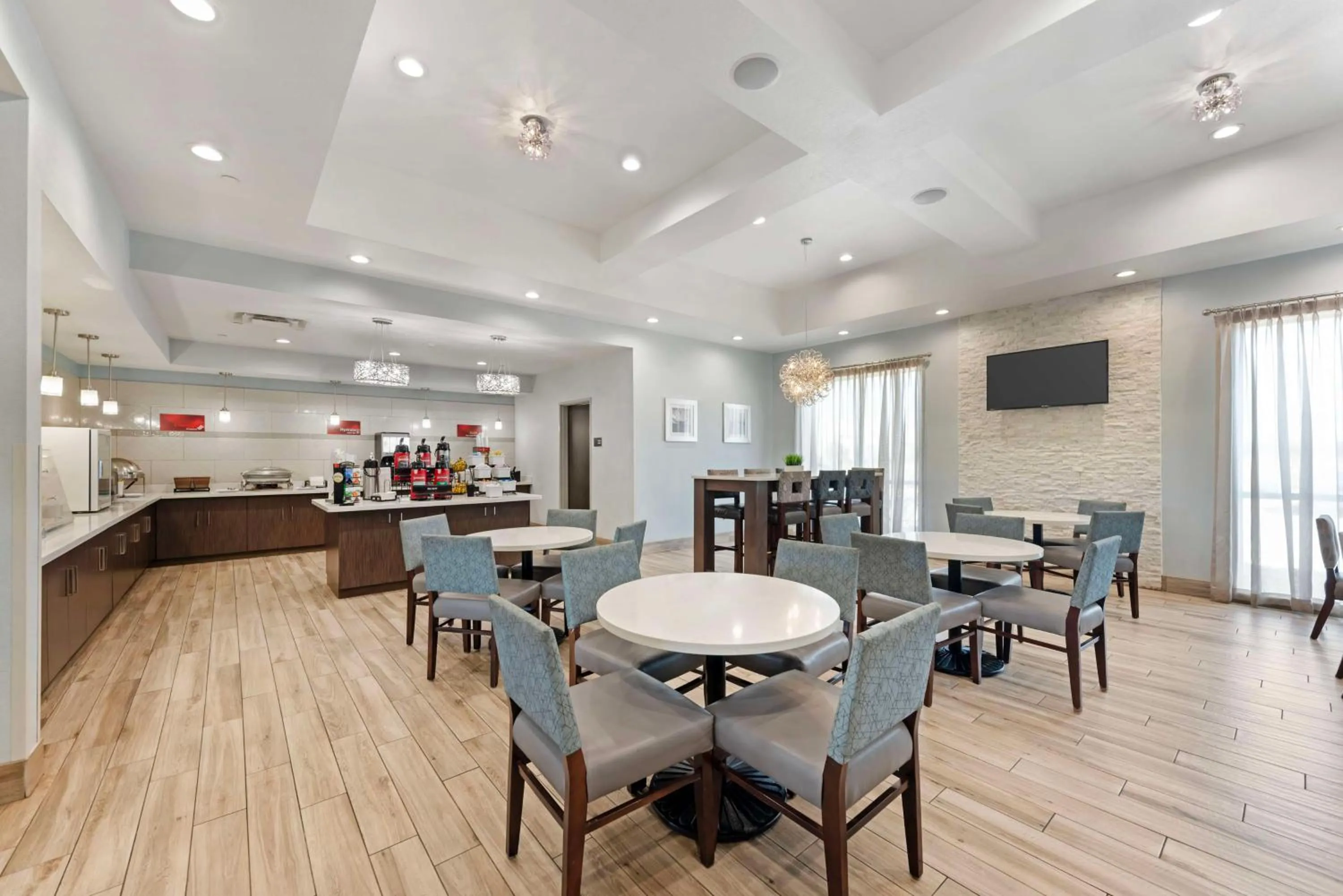 Breakfast in Best Western Plus Buda Austin Inn & Suites