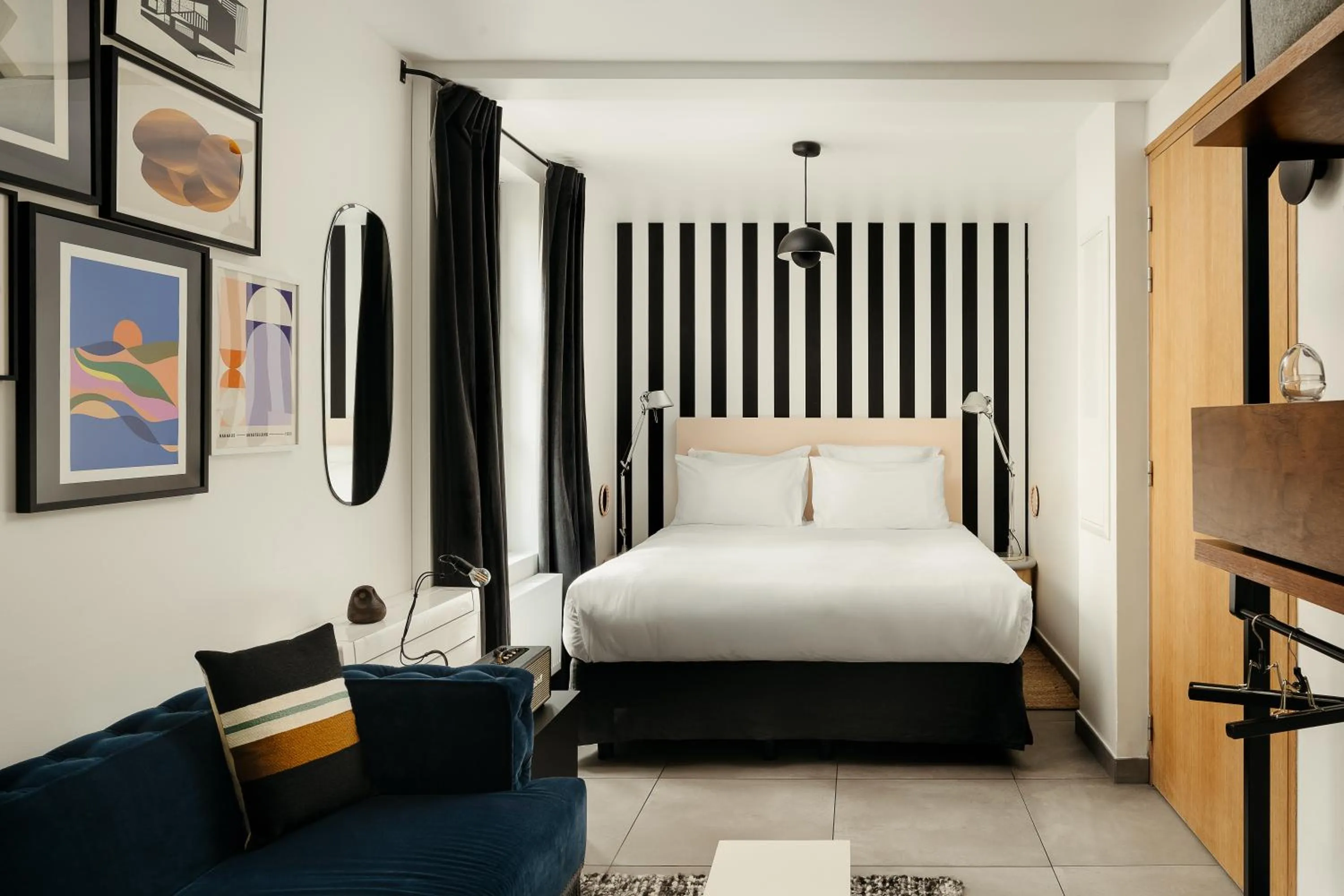 Bed in My Maison In Paris - Sentier