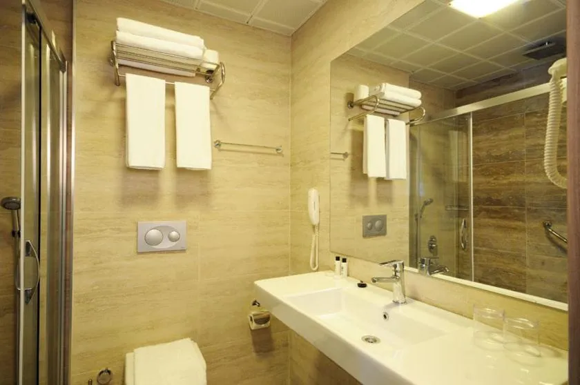 Bathroom in Idas Hotel