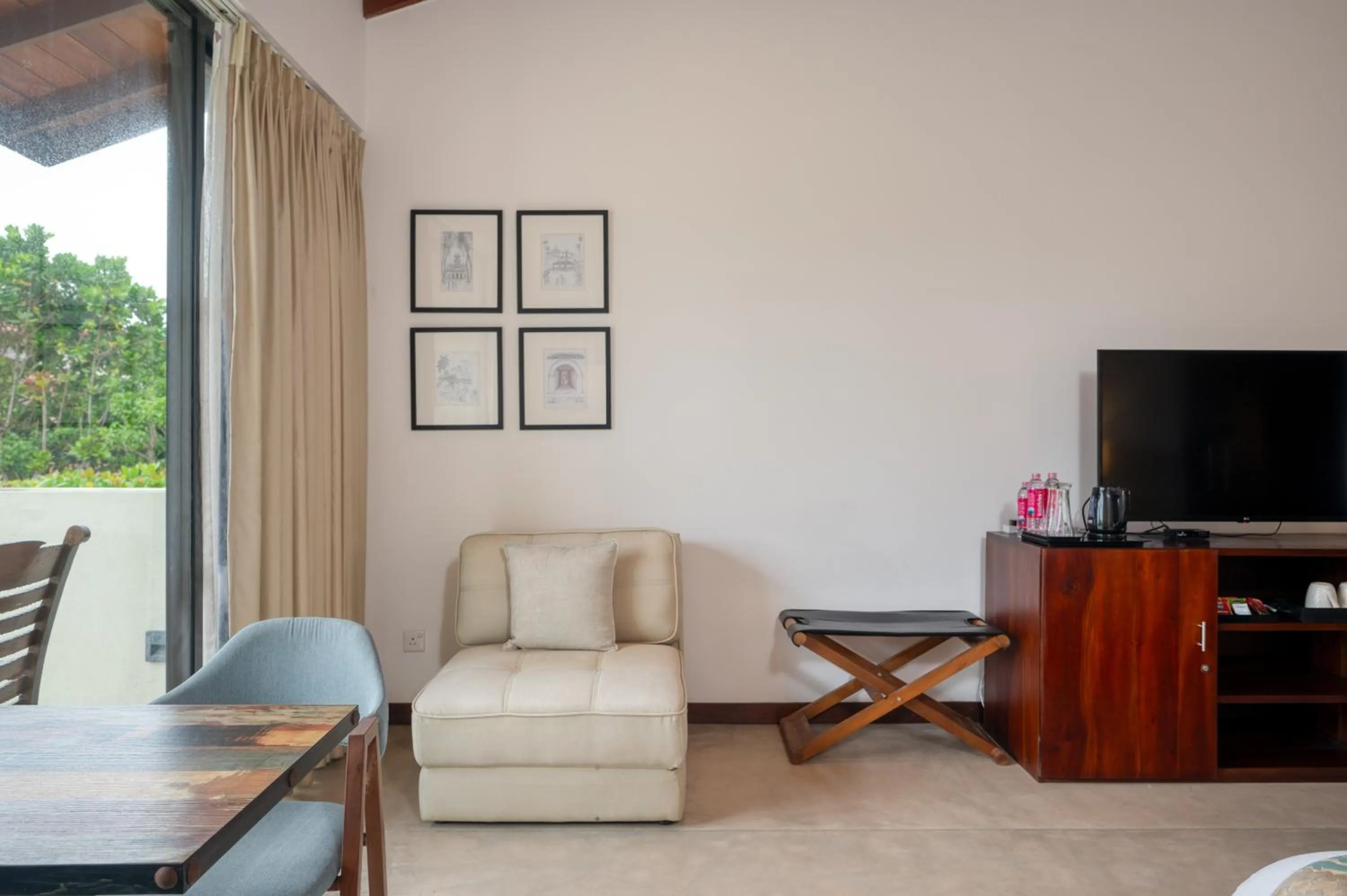 TV and multimedia in Mirissa Beach Villa