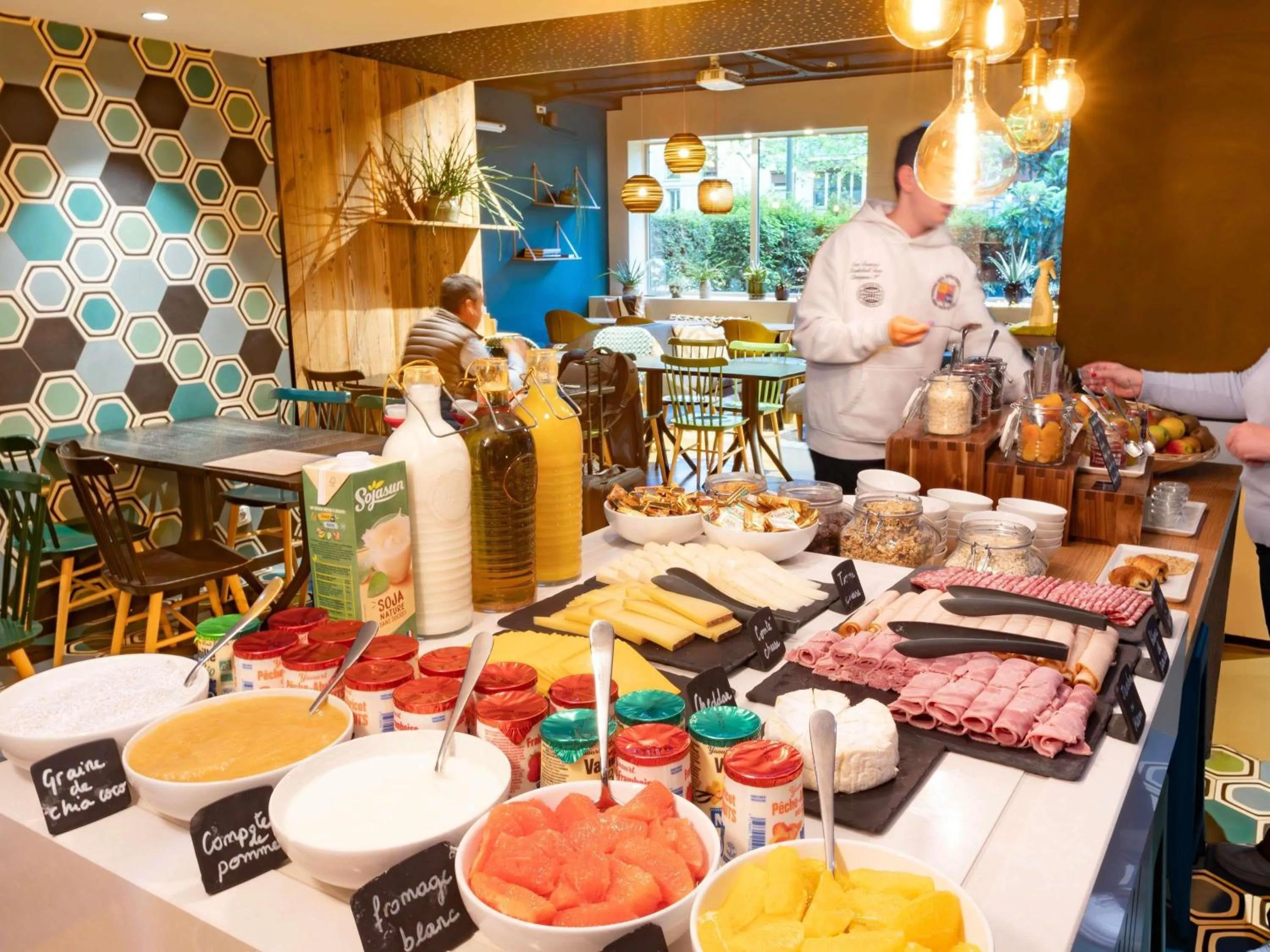 Breakfast in ibis Styles Paris 16 Boulogne