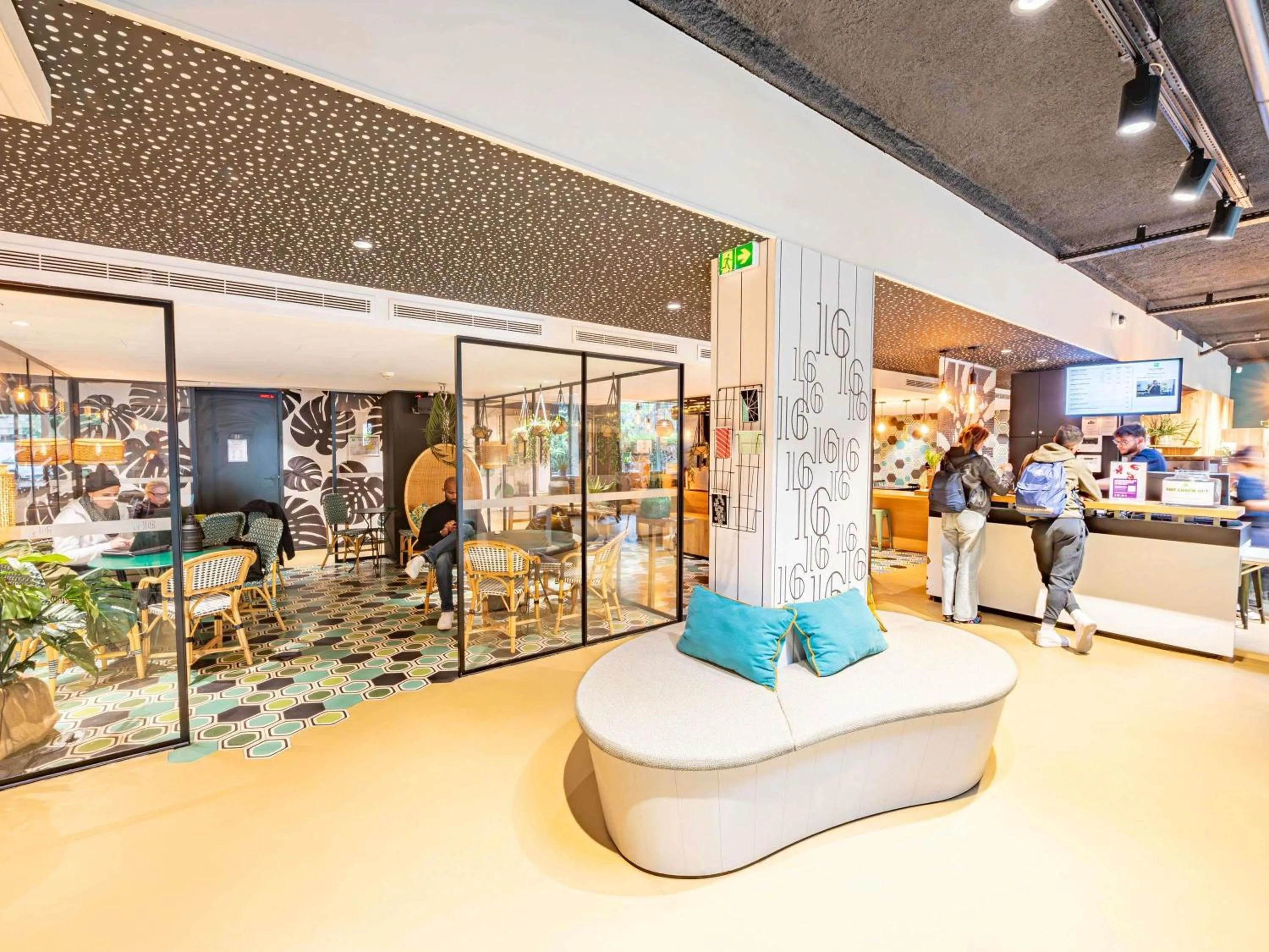 Property building in ibis Styles Paris 16 Boulogne