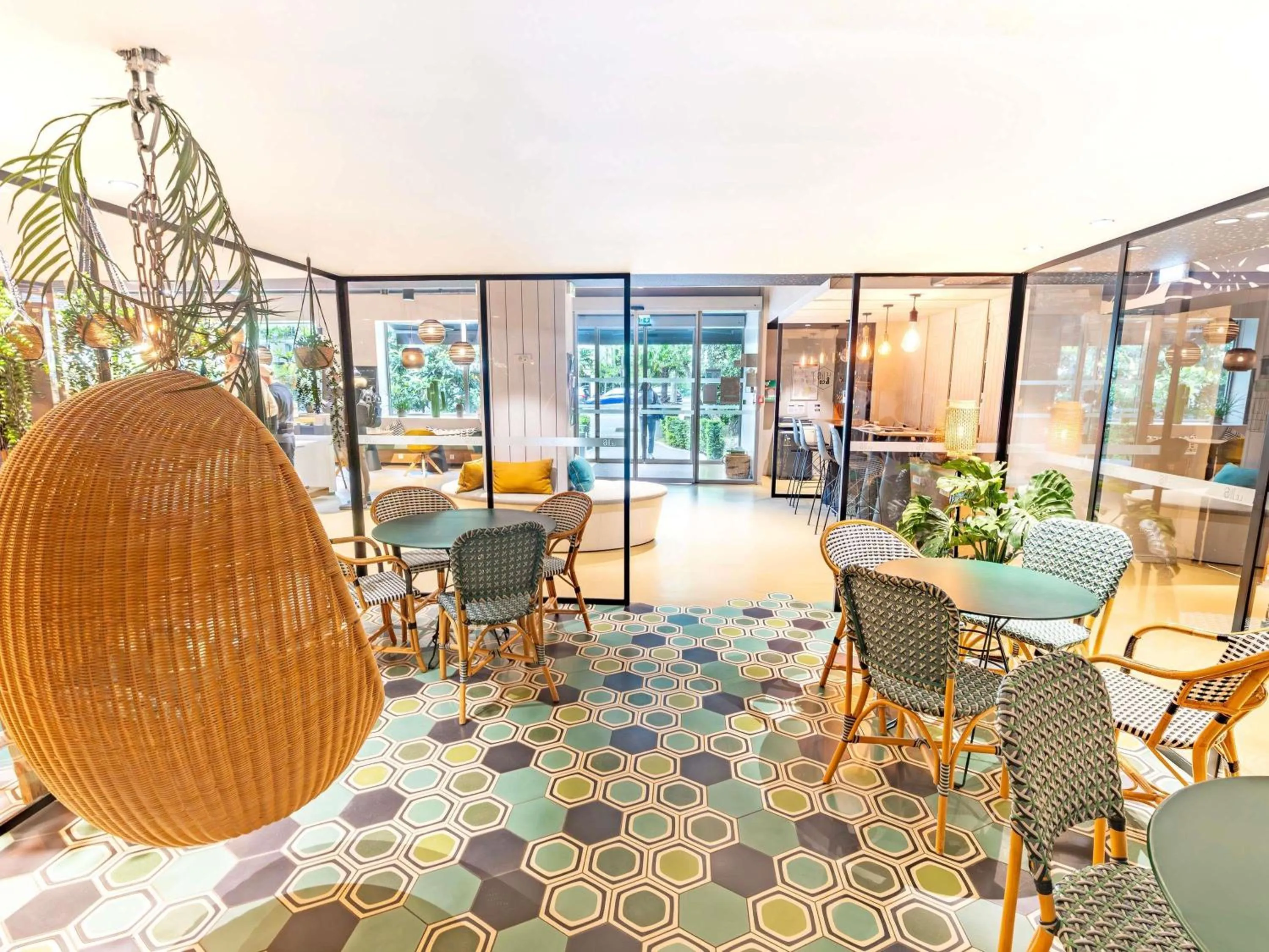 Lounge or bar in ibis Styles Paris 16 Boulogne