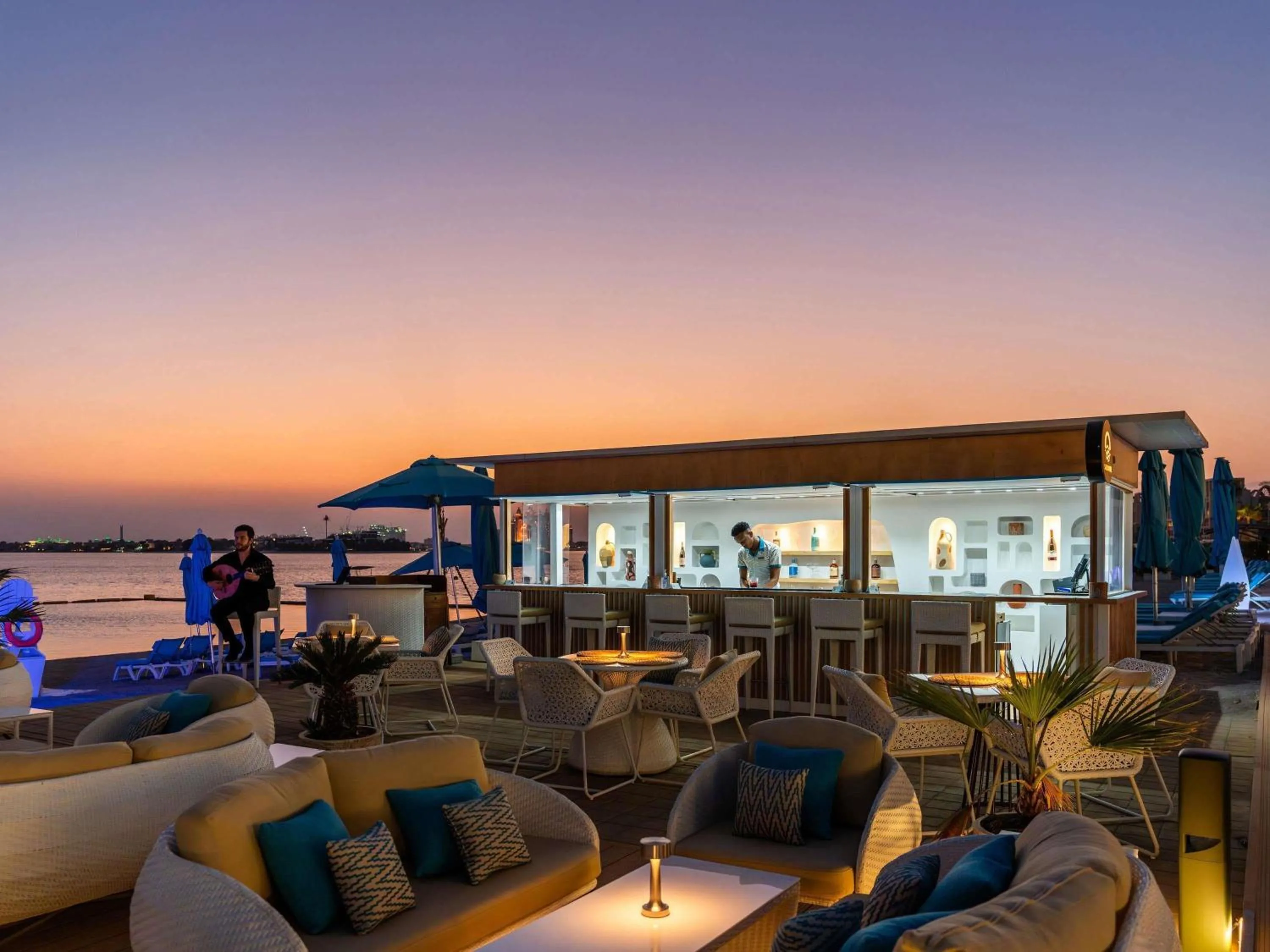 Restaurant/places to eat in The Retreat Palm Dubai MGallery by Sofitel